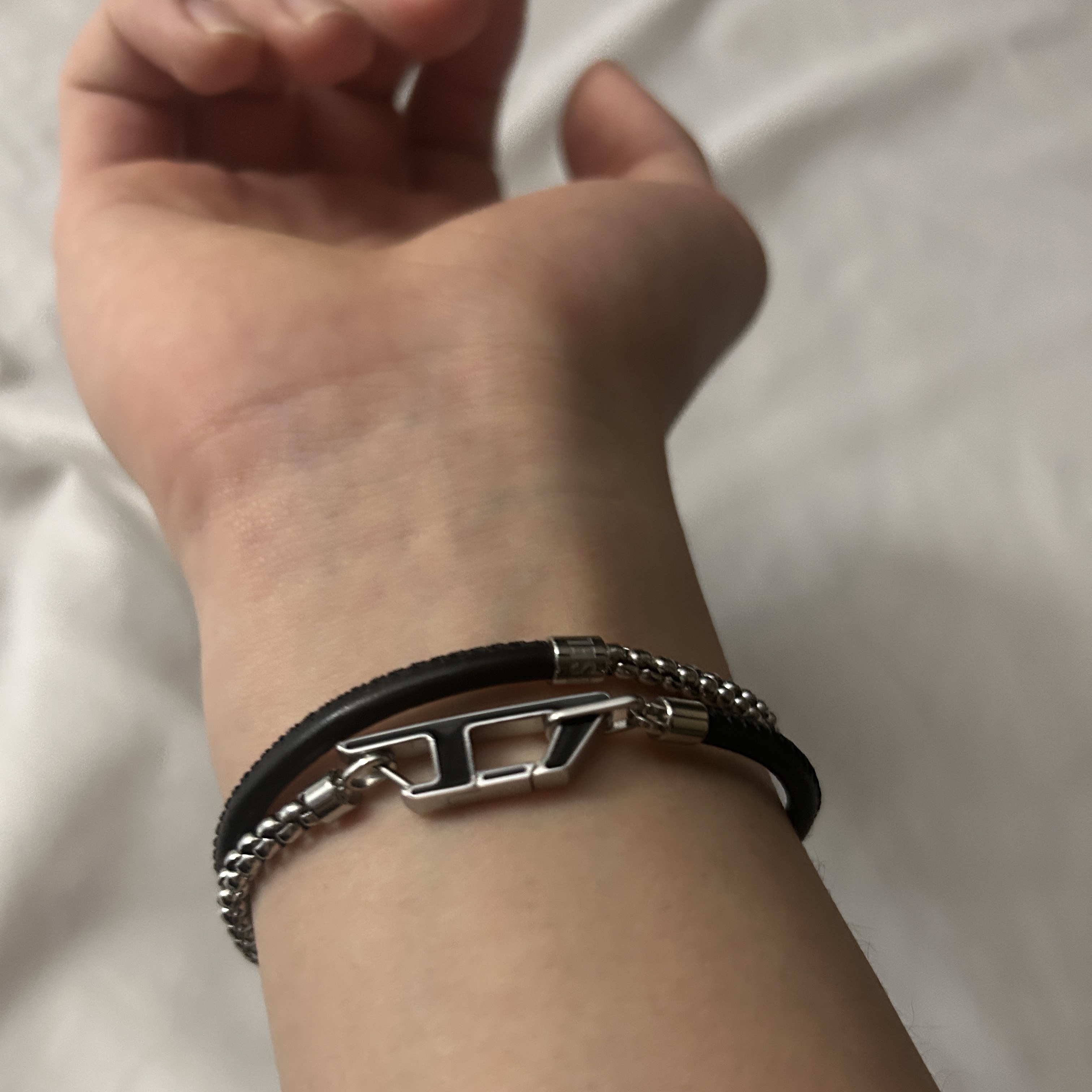 Diesel Dx1472 Stainless Steel Chain Bracelet Silver Black 착용 스타일