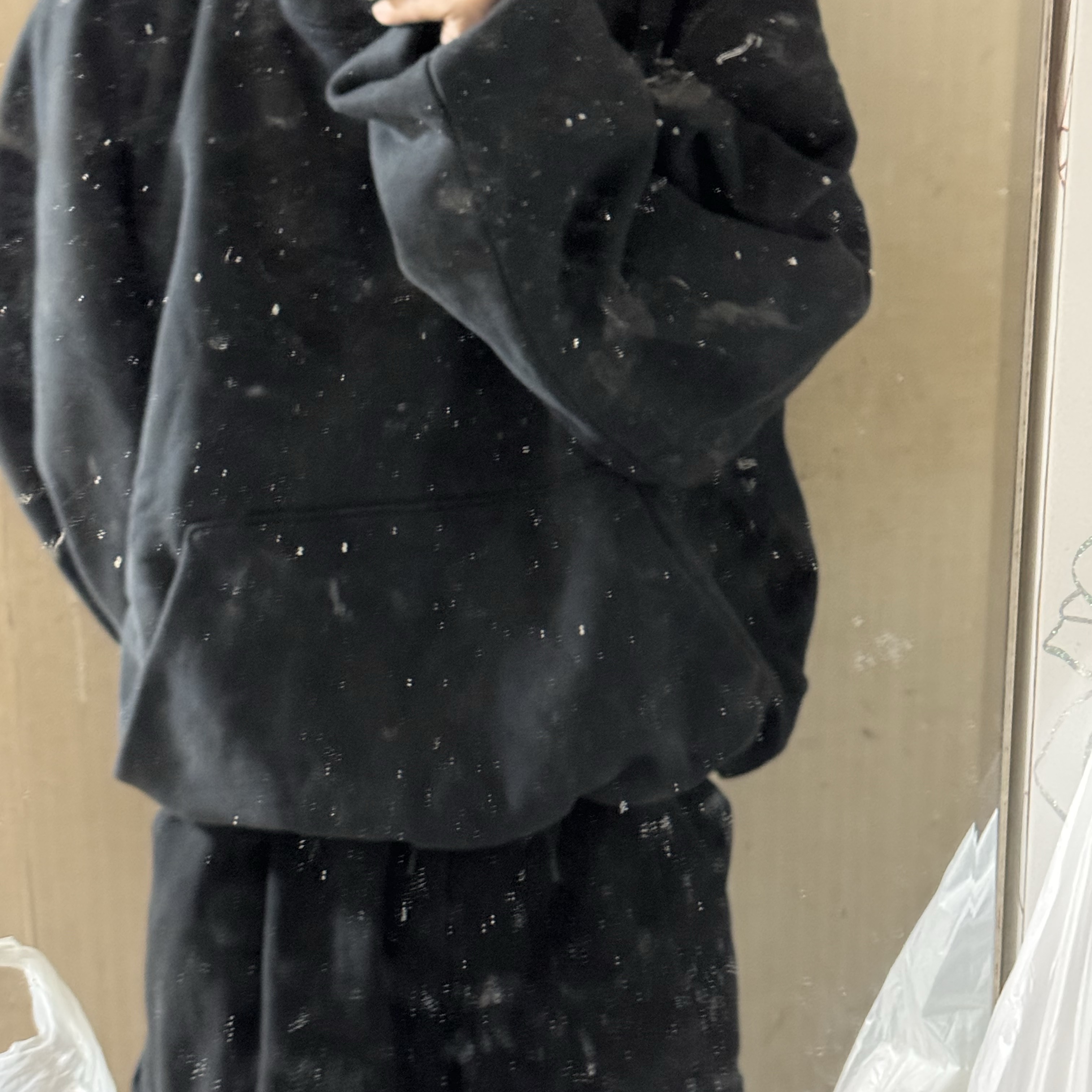 Yeezy Gap Engineered By Balenciaga Dove Hoodie Washed Black 착용 스타일