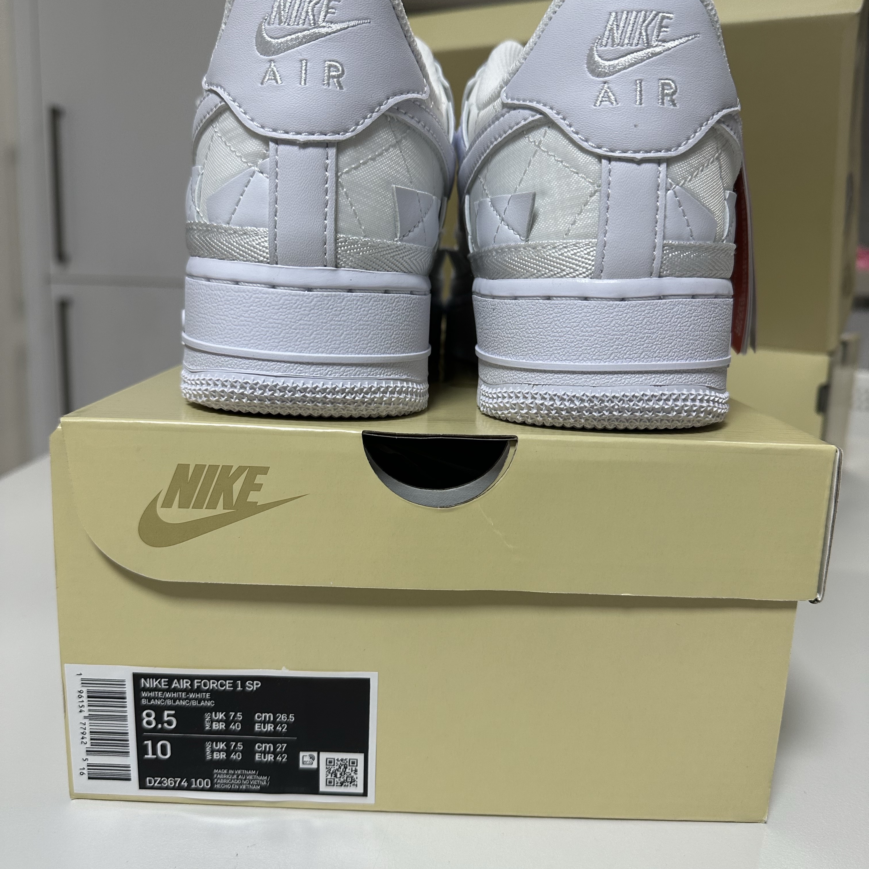 Nike x Billie Eilish Air Force 1 Low SP Triple White 착용 스타일 - 6