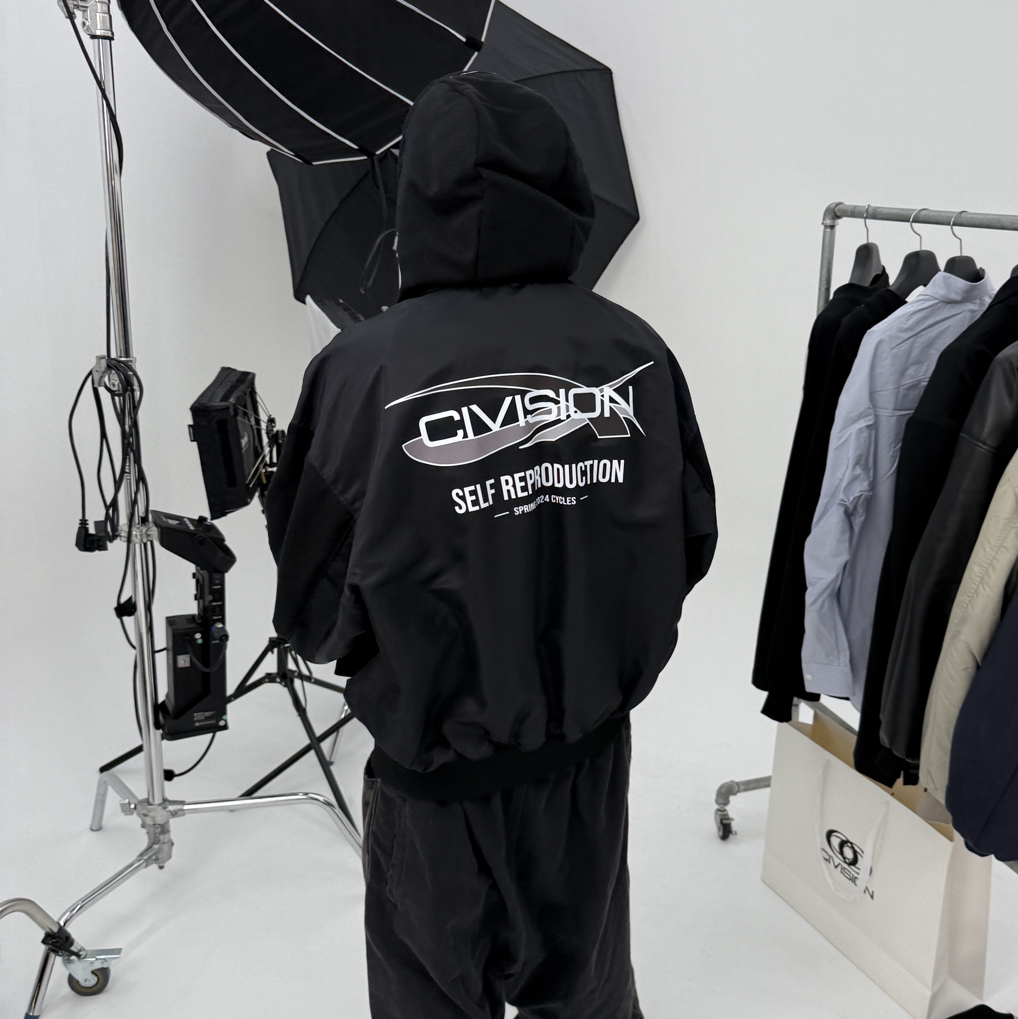 Civision by CSC Remake Hooded Blouson Black, Civision by CSC Double Faced Pants Washed Black 착용 스타일 - 1