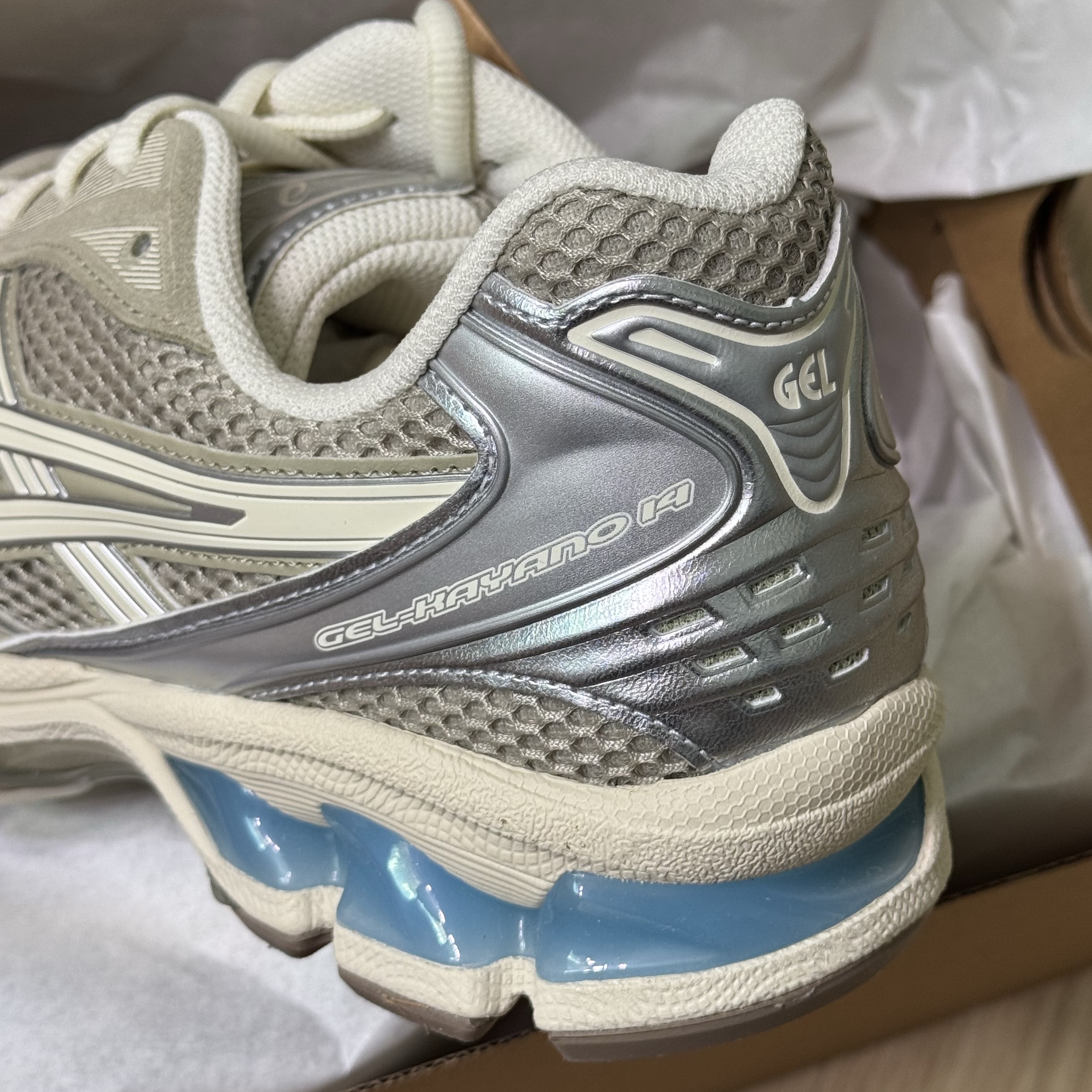 Asics x Juliana Salazar Gel-Kayano 14 Eucalyptus Vanilla Ice 착용 스타일 - 2