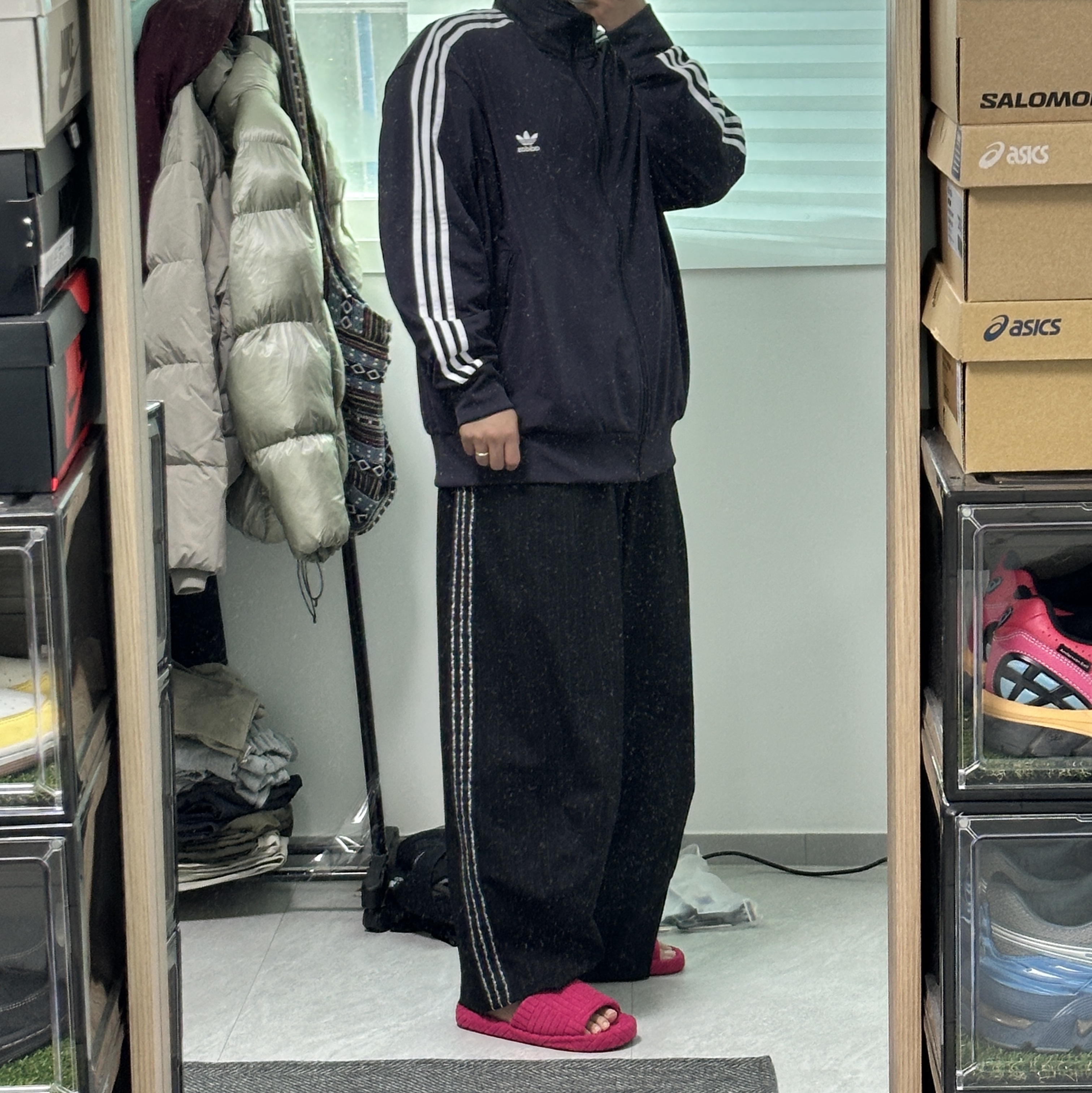 Adidas Adicolor Classic Firebird Track Top Aurora Black - KR Sizing 착용 스타일