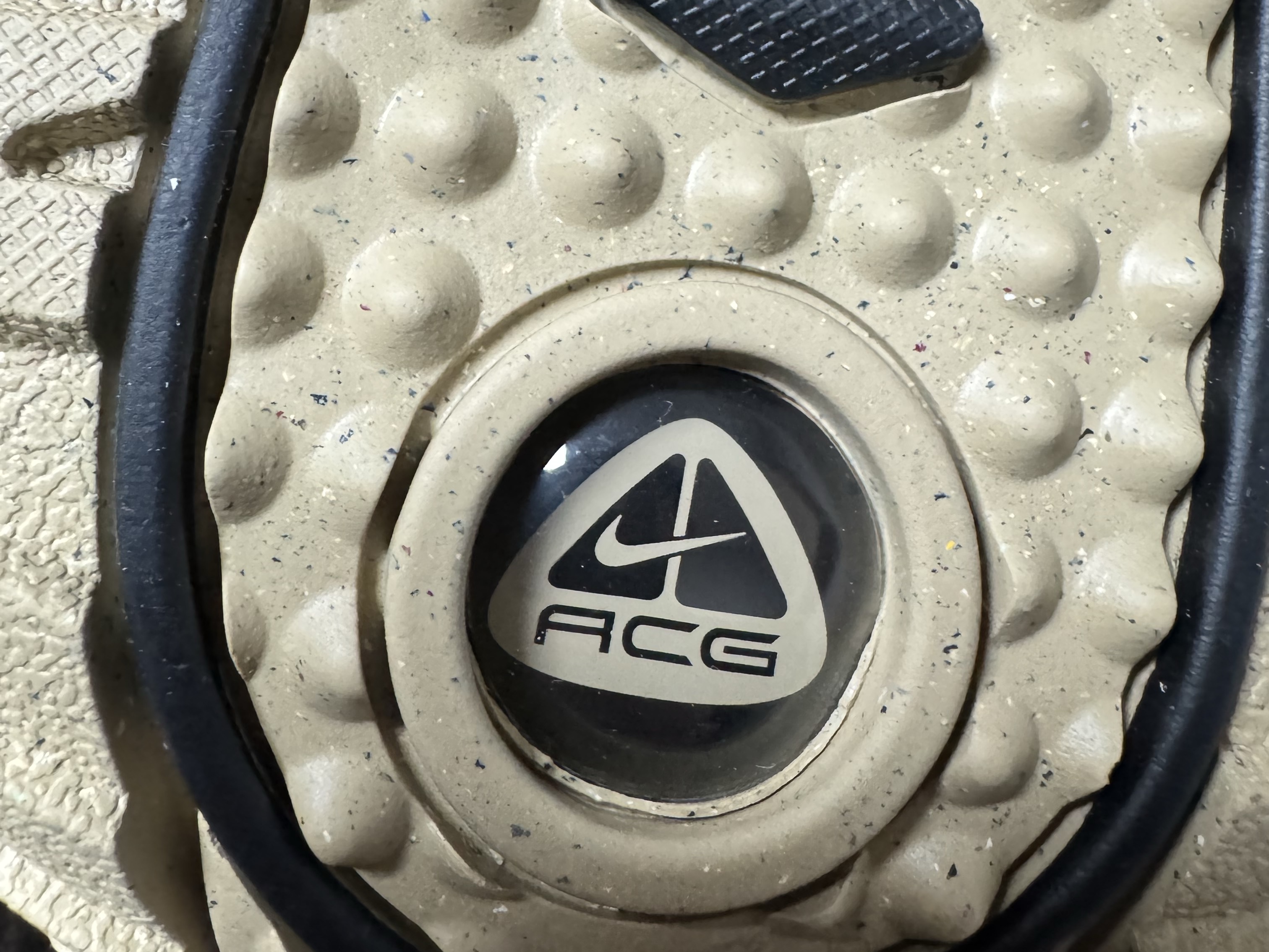 Nike ACG Rufus Limestone and Black 착용 스타일 - 3