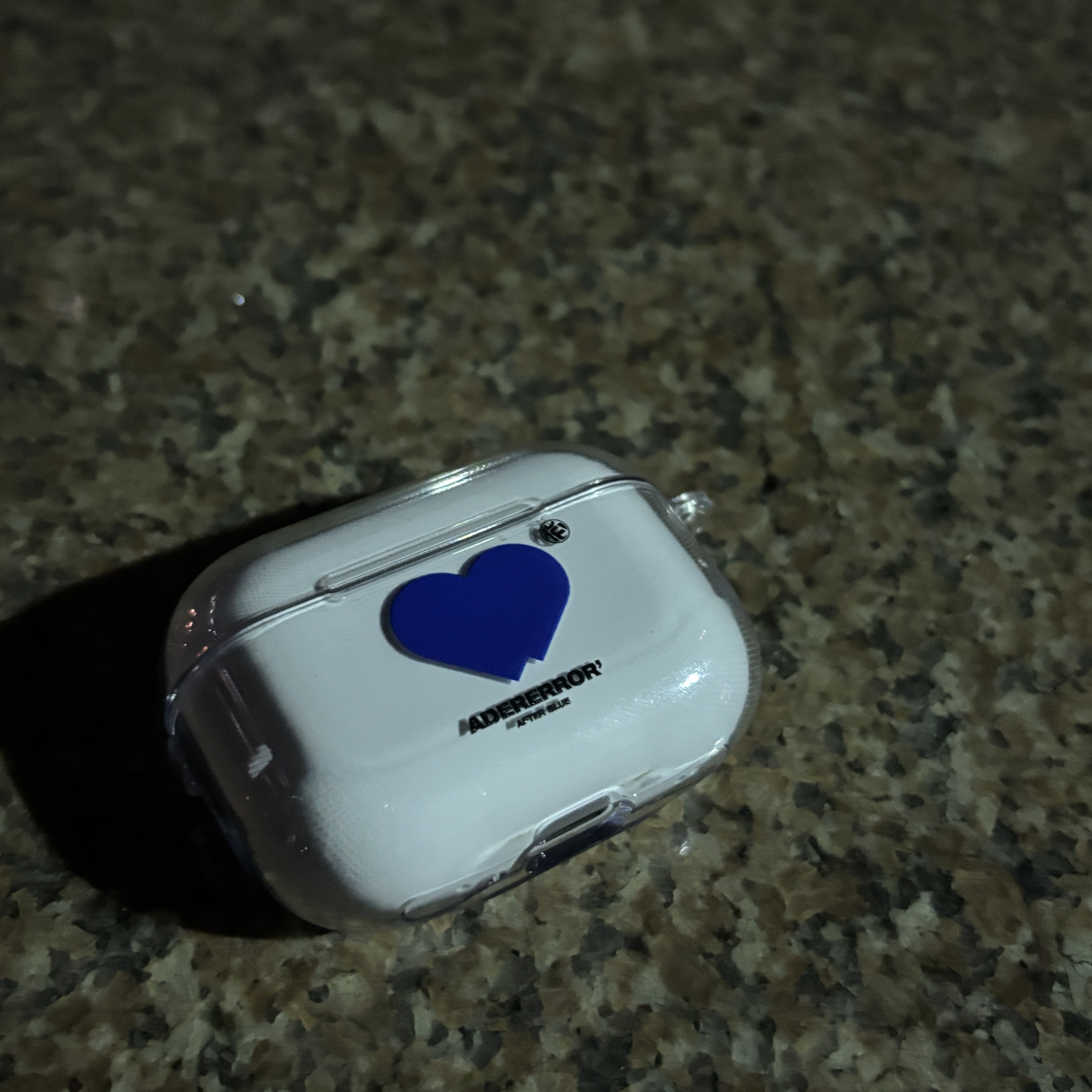Ader Error Twin Heart AirPods Pro Hard Case Clear 착용 스타일