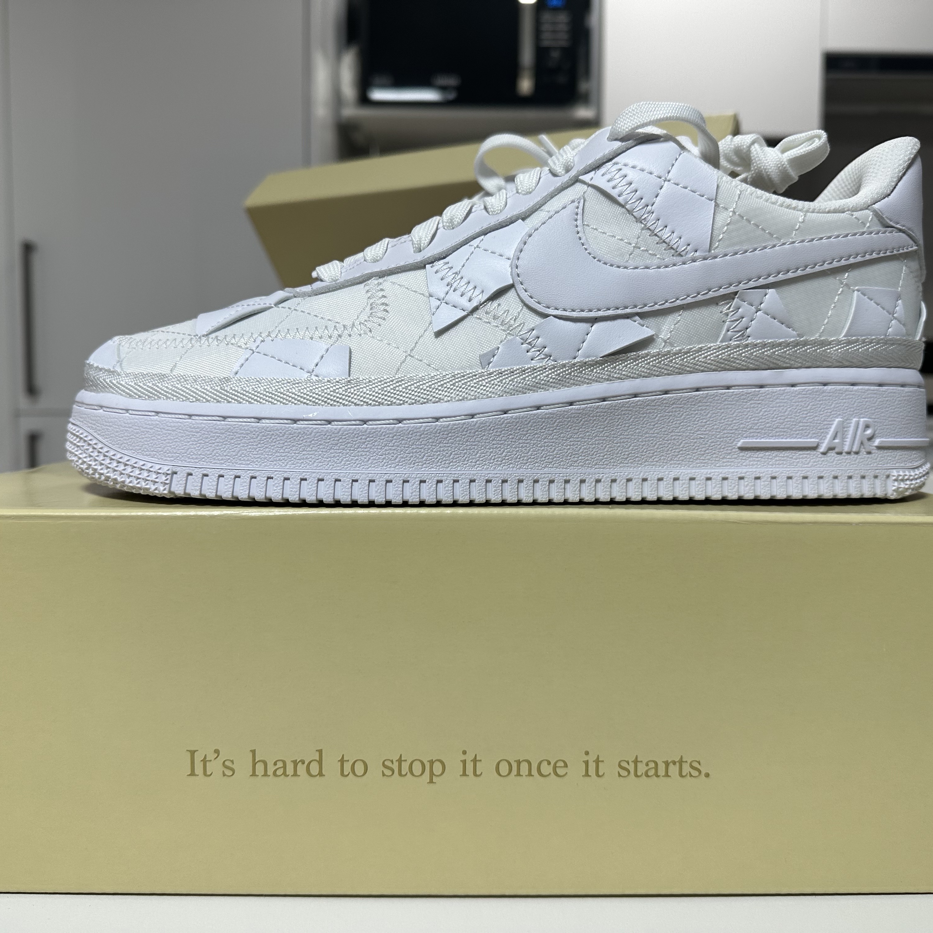 Nike x Billie Eilish Air Force 1 Low SP Triple White 착용 스타일 - 5