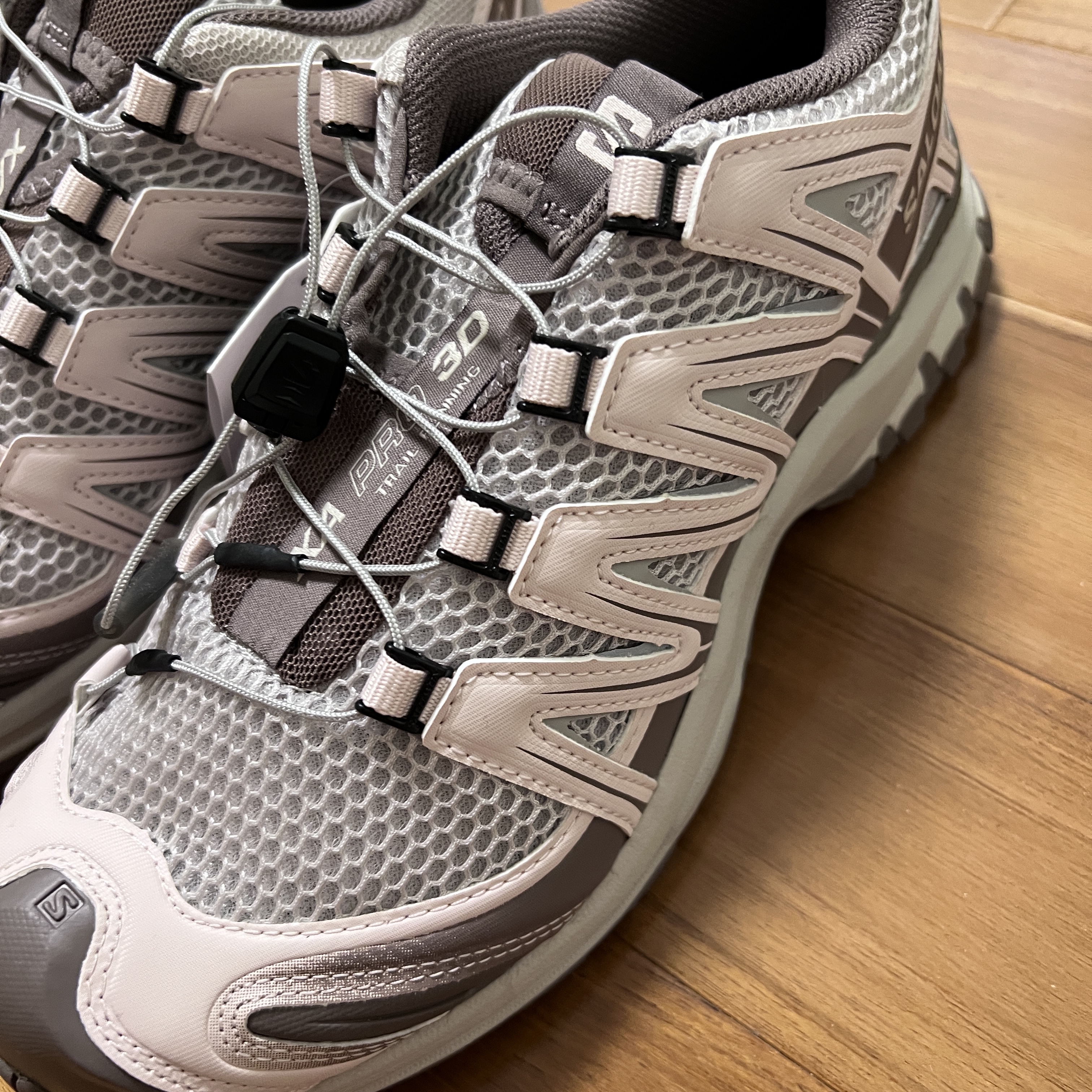 Salomon XA Pro 3D Seasonal Silver Cloud Iron 착용 스타일