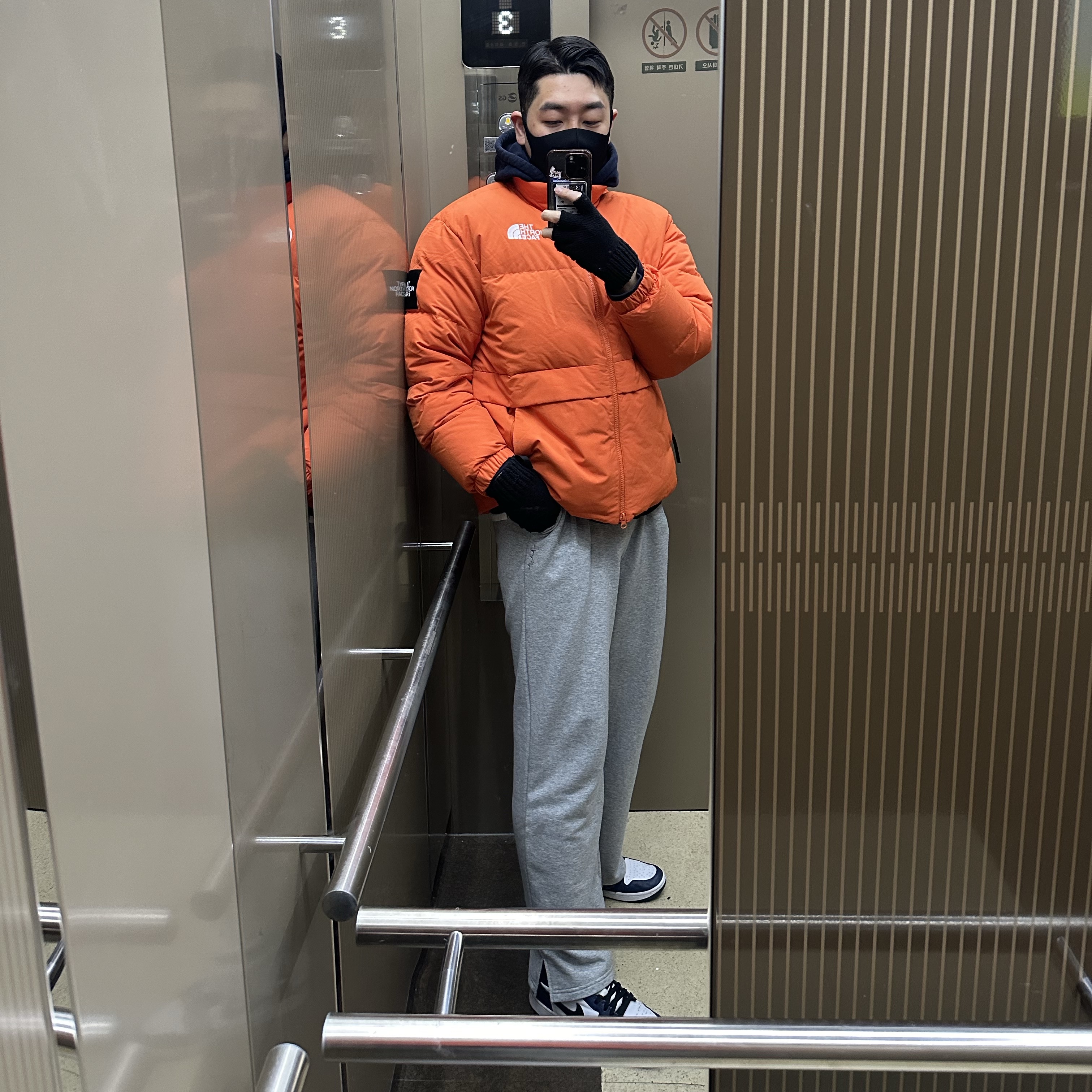 The North Face White Label Neo Puffy Down Jacket Orange, Jordan 1 Low Golf Midnight Navy 착용 스타일