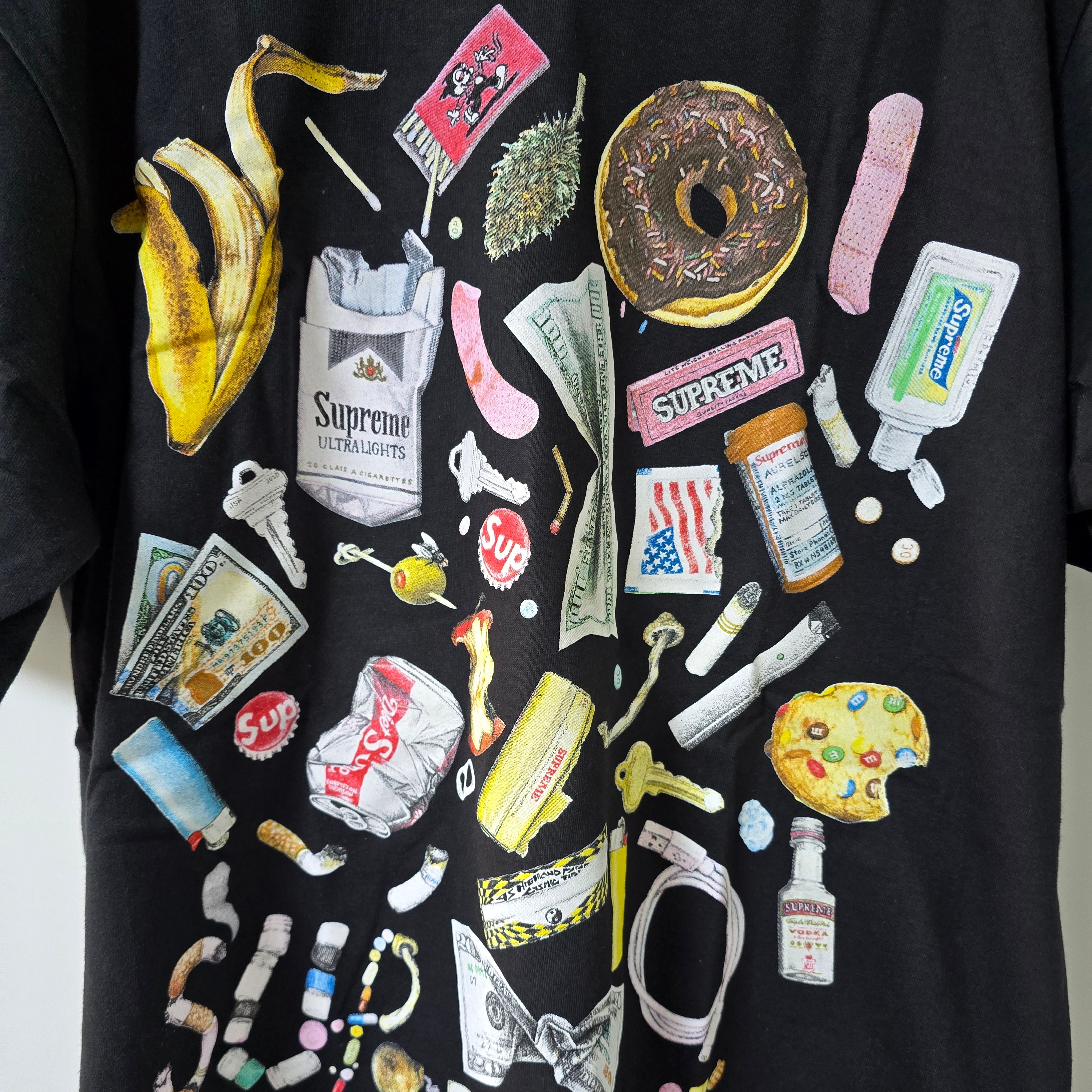Supreme Trash T-Shirt Black - 23SS 착용 스타일 - 1