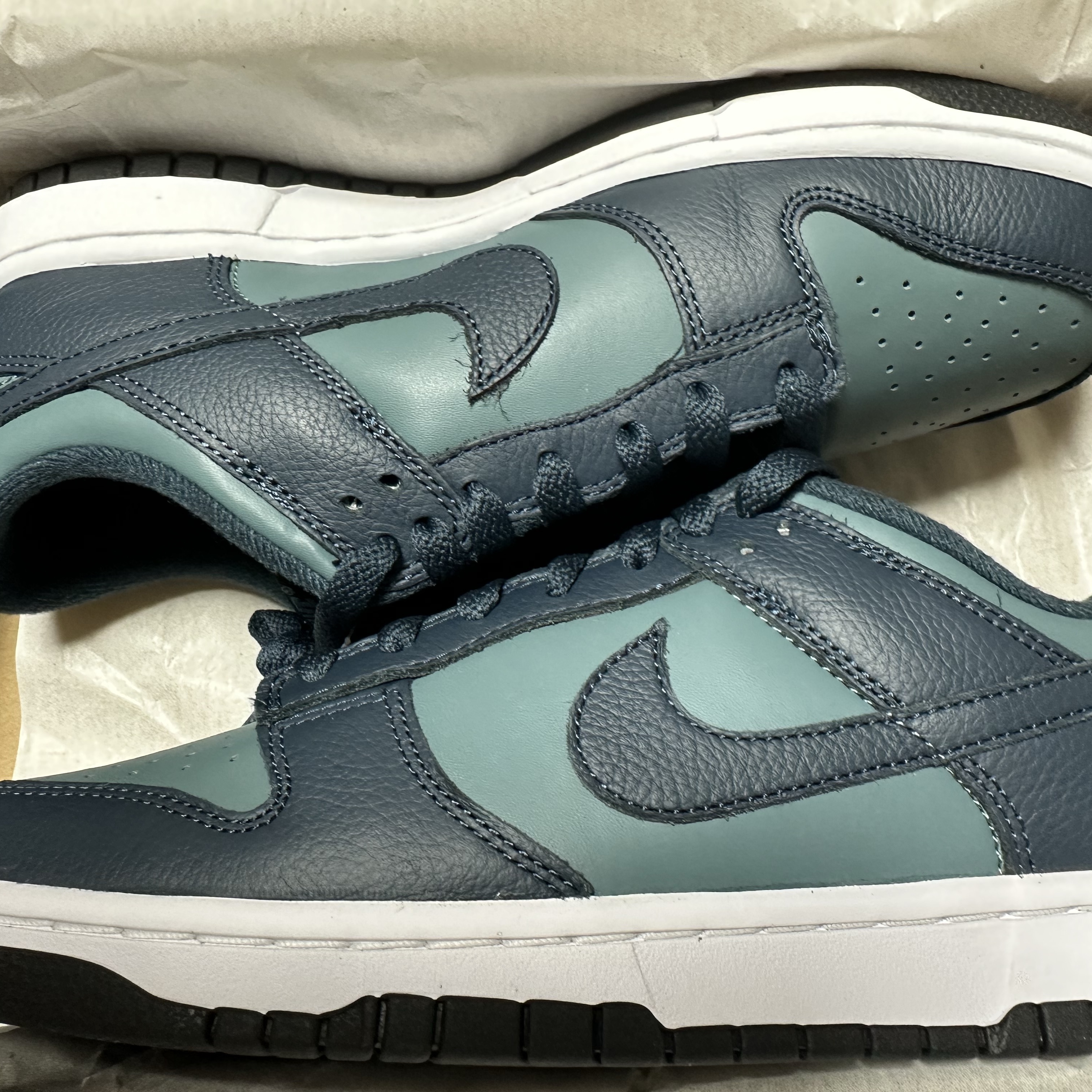 Nike Dunk Low Retro PRM Mineral Slate and Armory Navy 착용 스타일 - 3
