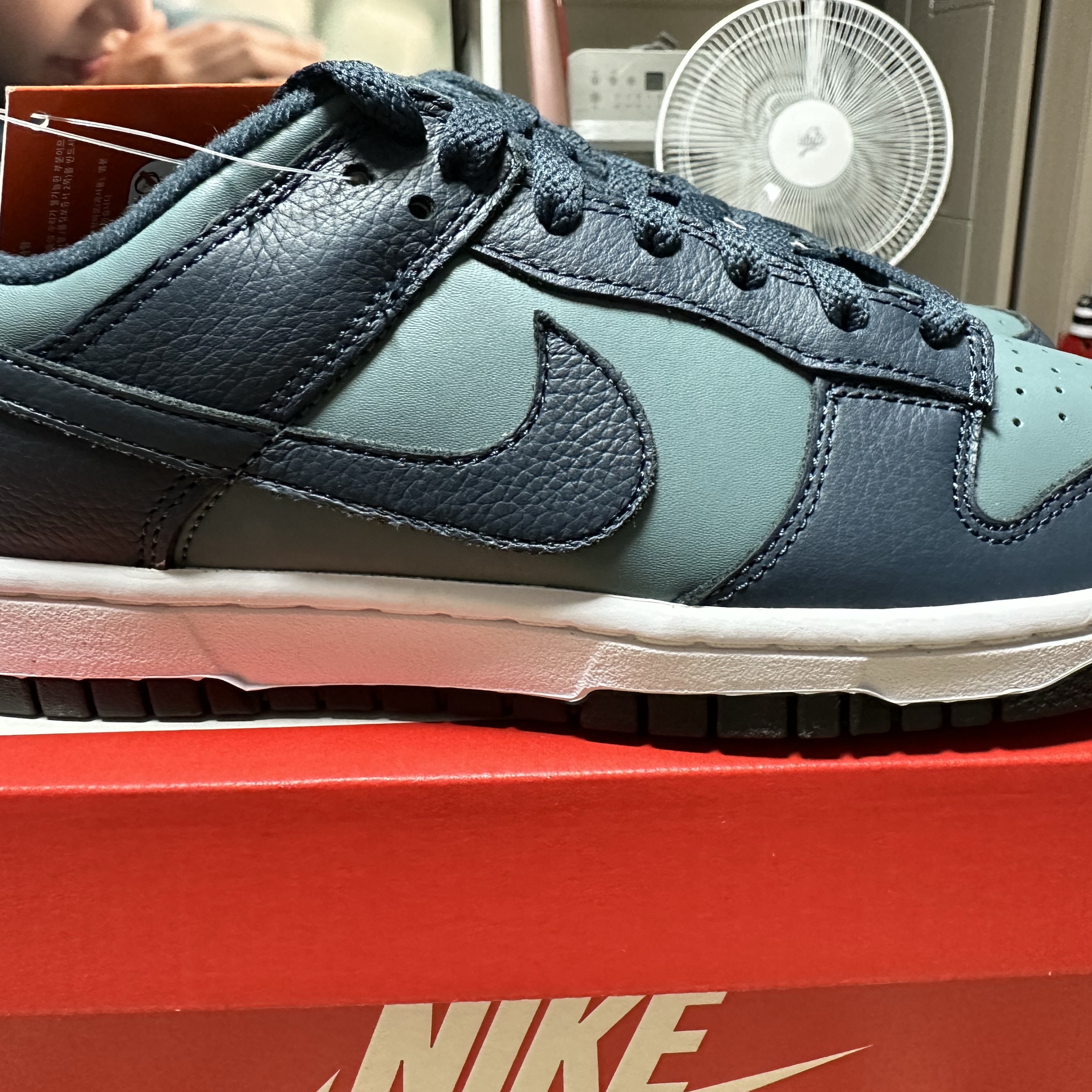 Nike Dunk Low Retro PRM Mineral Slate and Armory Navy 착용 스타일 - 4