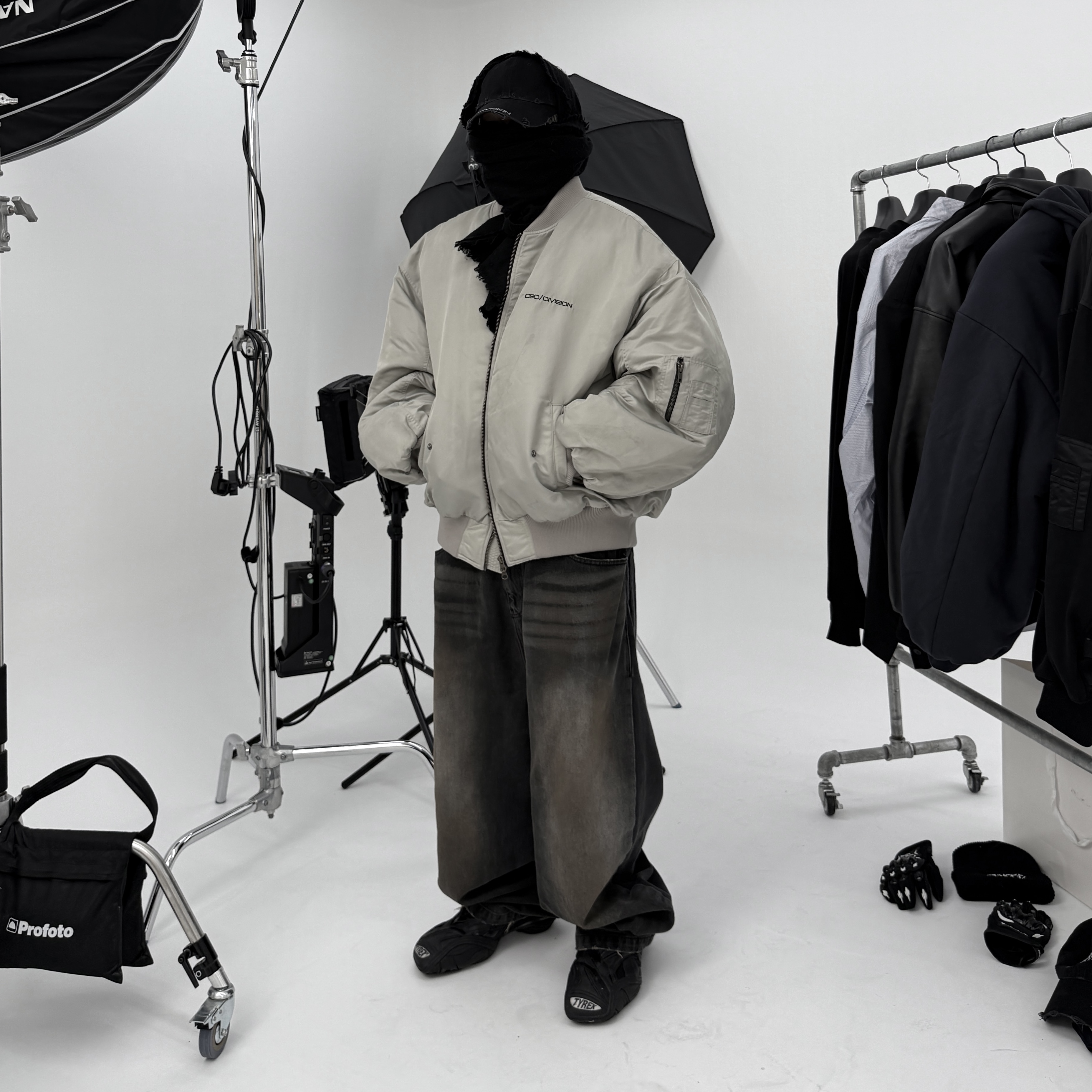 Civision by CSC Remake Hooded Blouson Black, Civision by CSC Double Faced Pants Washed Black 착용 스타일 - 3