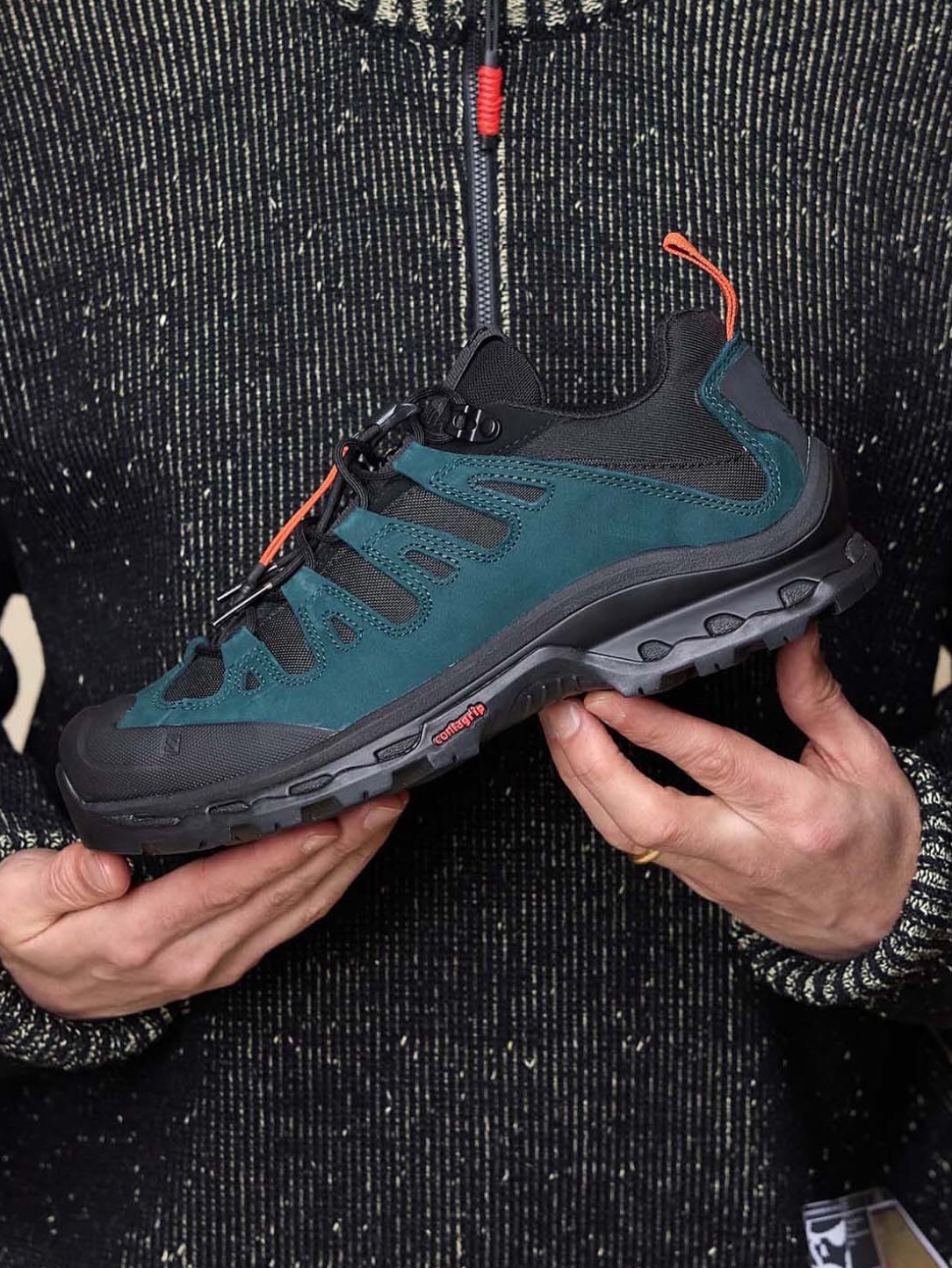 Salomon x GR10K Quest Low 2 Black Ponderosa Pine 착용 스타일 - 2