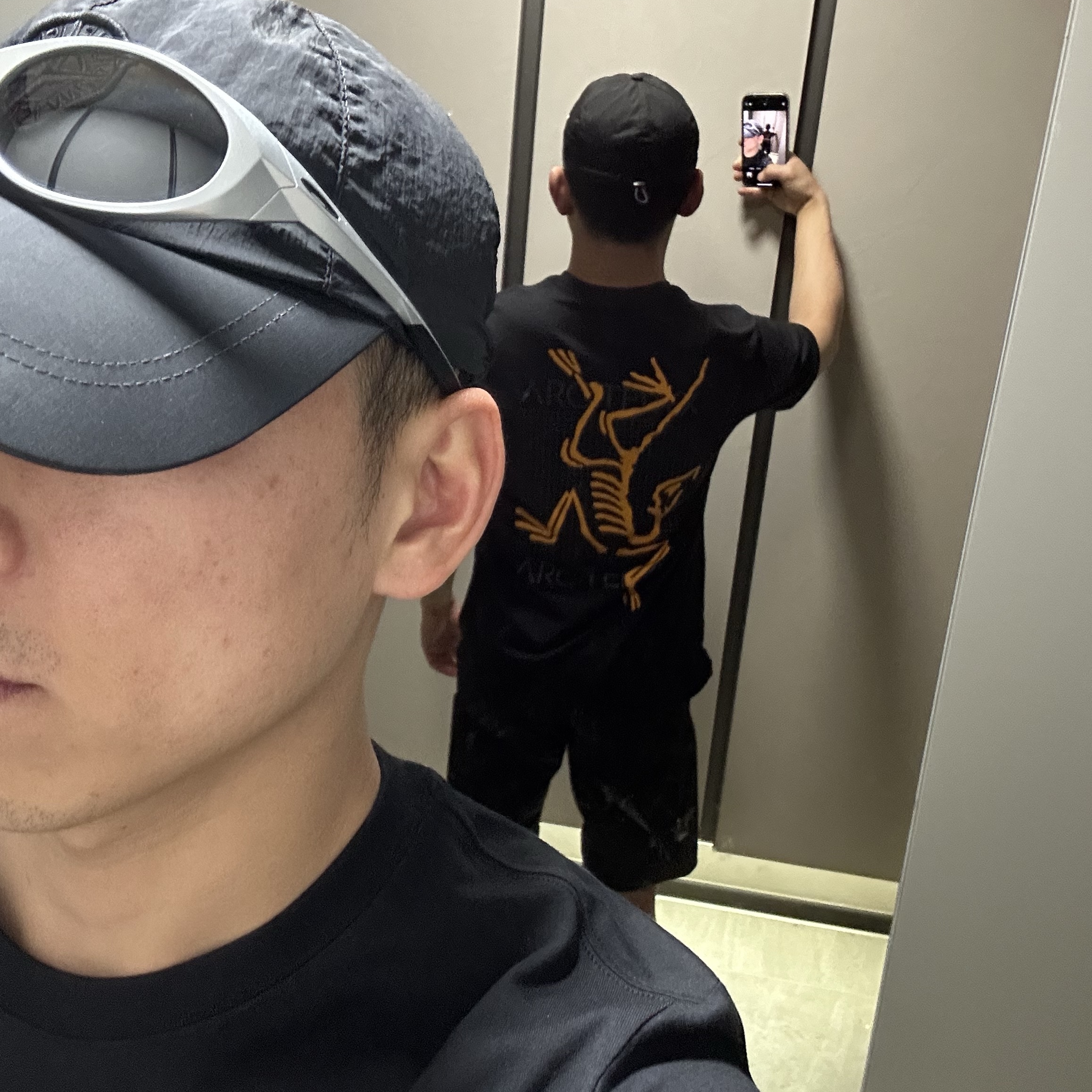 Arc'teryx Arc'Multi Bird Logo SS T-Shirt Black, Oakley Eye Jacket Redux Silver Frame Prizm Black Polarized Lenses High Bridge Fit 착용 스타일 - 2