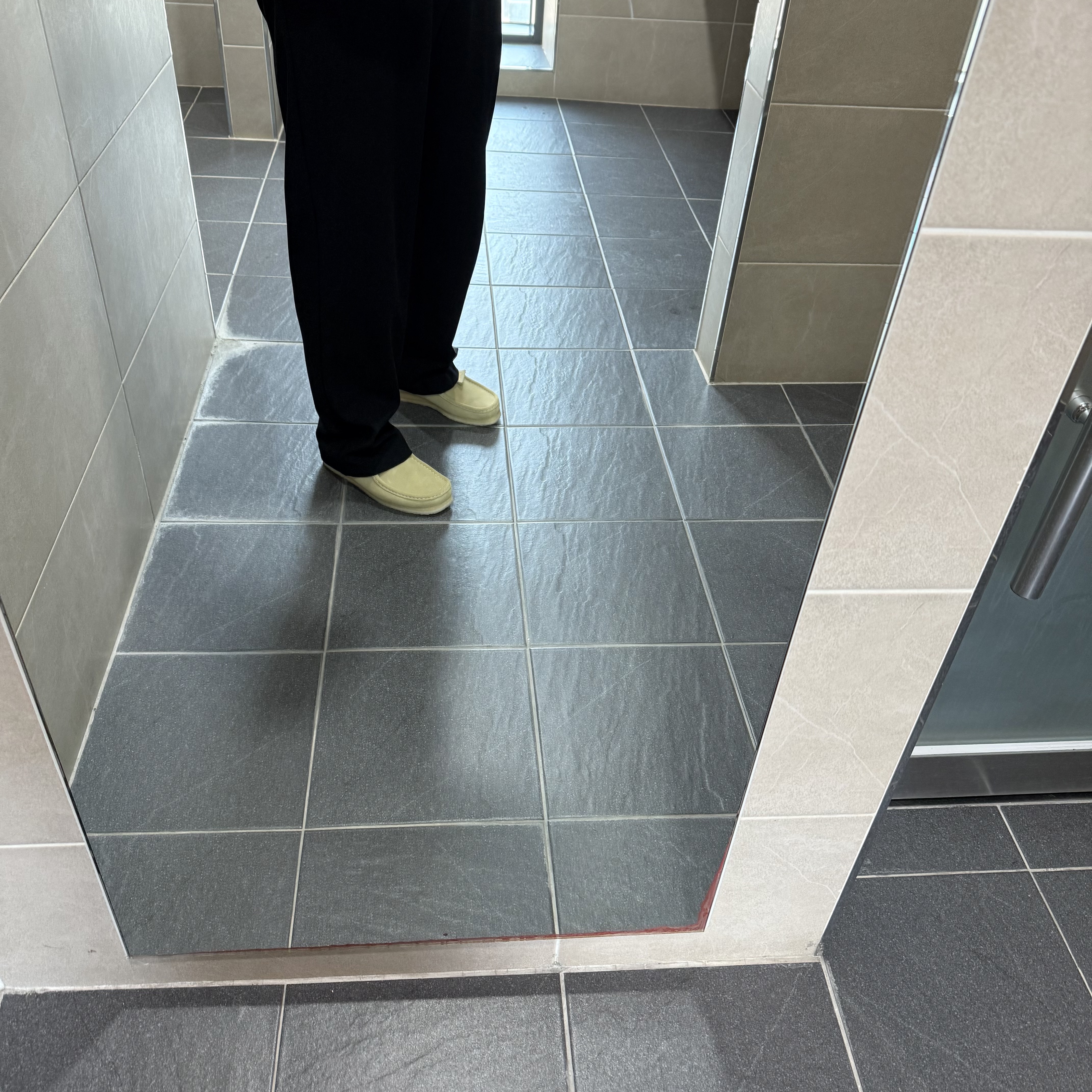 Clarks Wallabee Maple Suede 착용 스타일