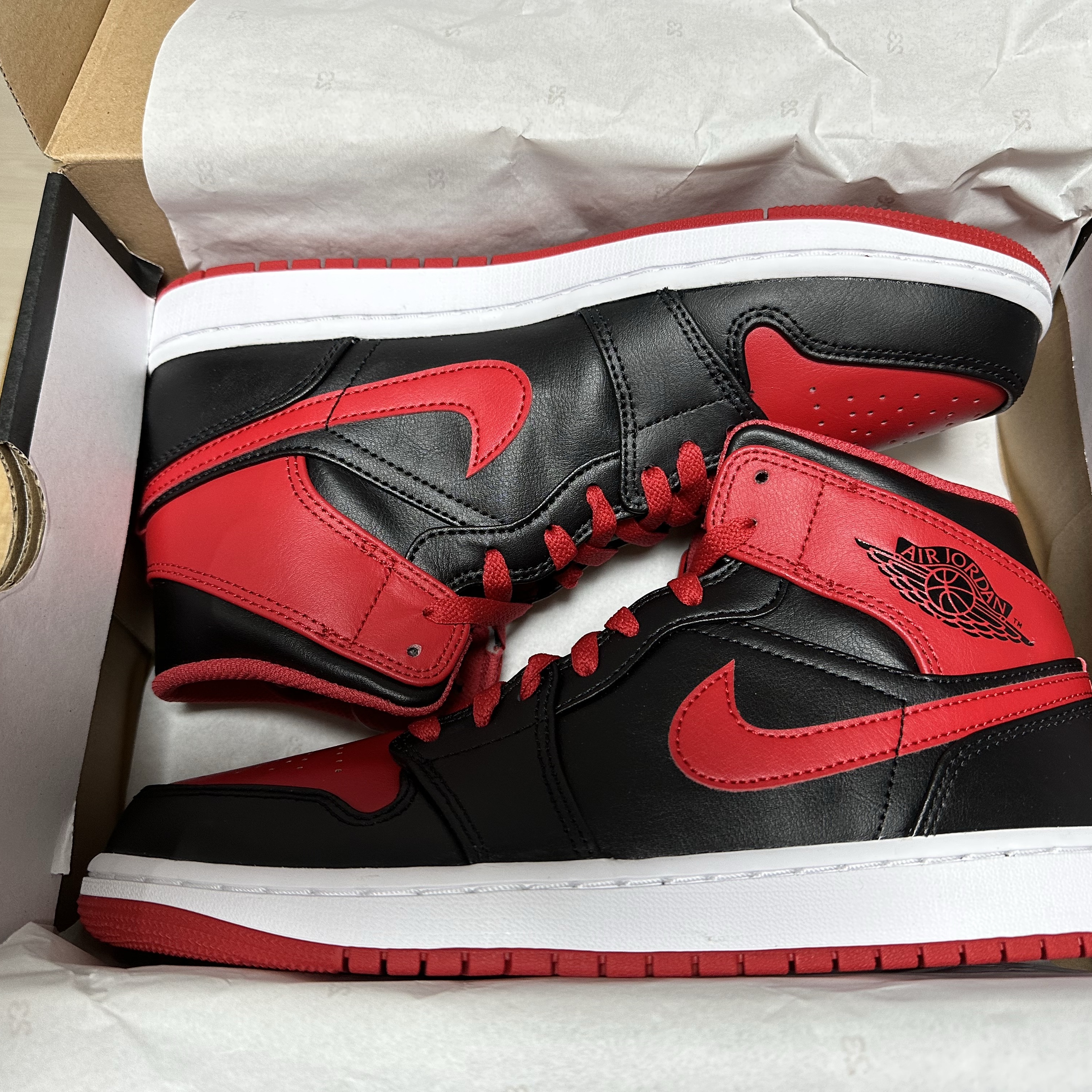Jordan 1 Mid Bred Banned 2020 착용 스타일 - 3