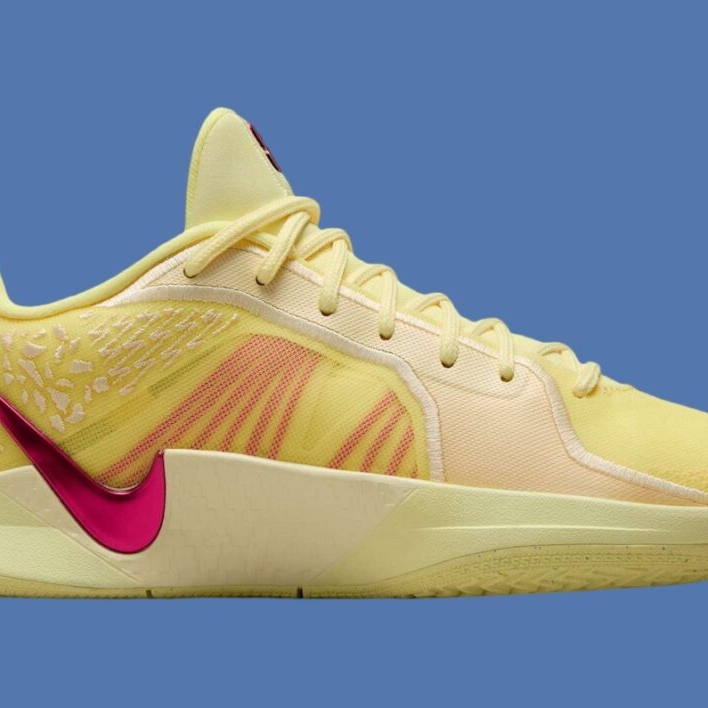 Nike Sabrina 2 Citron Tint Royal Pulse 착용 스타일 - 3