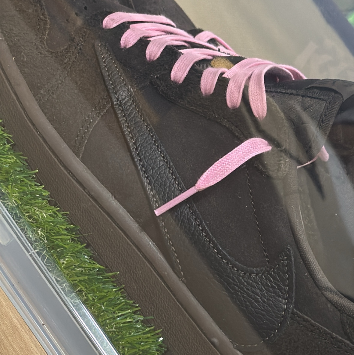 Jordan 1 x Travis Scott Retro Low OG SP Velvet Brown and Dark Mocha 착용 스타일