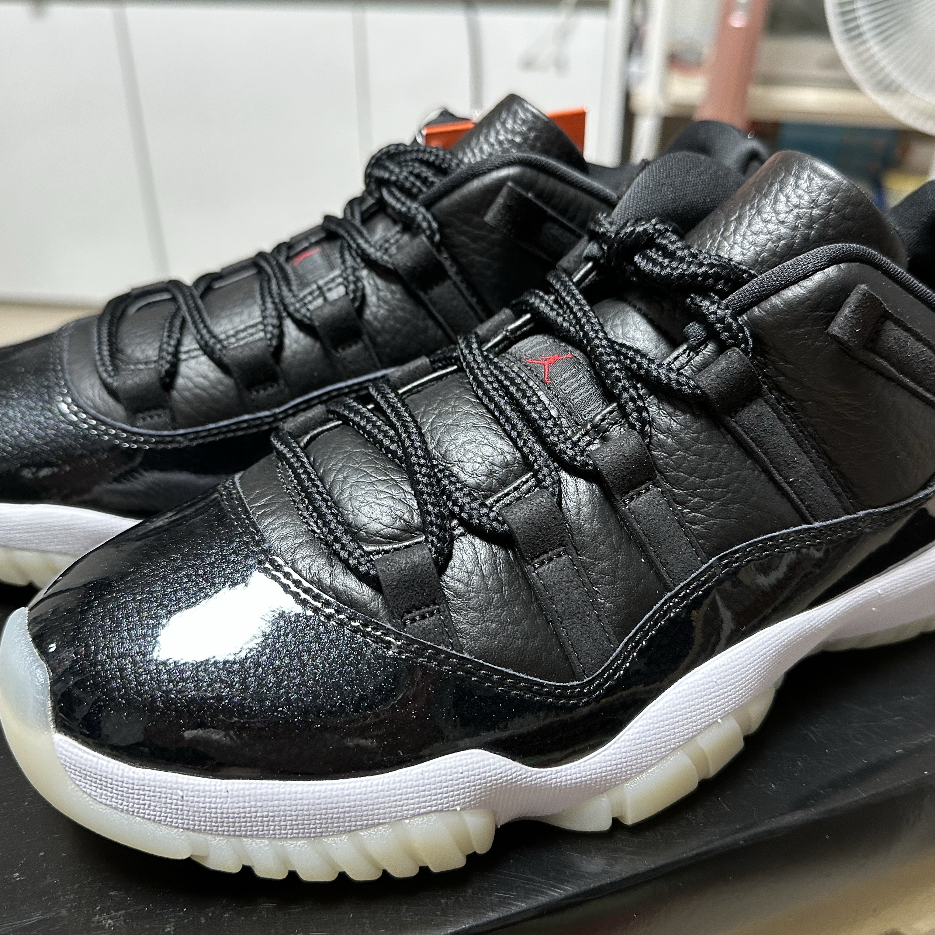 Jordan 11 Retro Low 72-10 착용 스타일 - 1