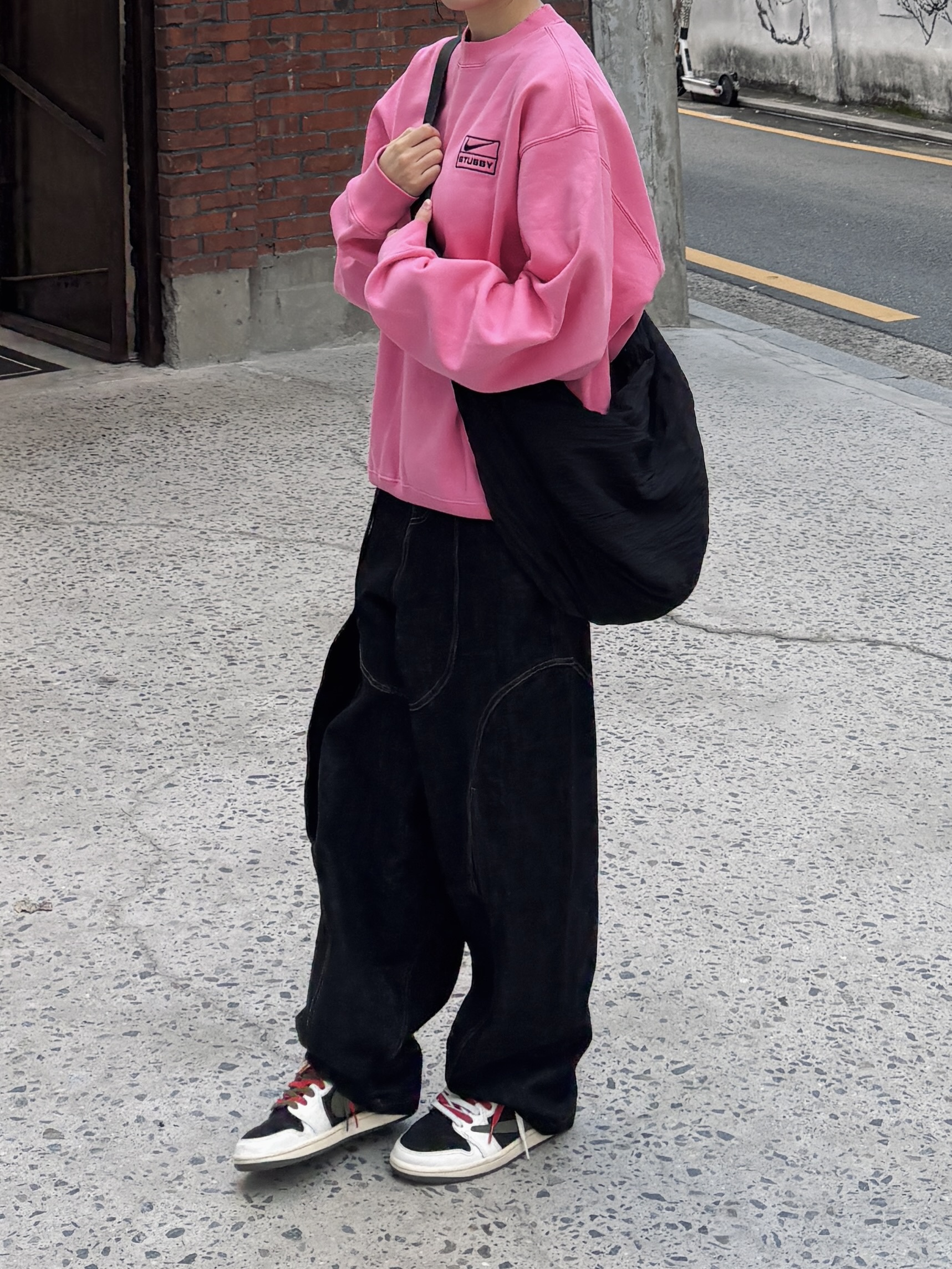 Nike x Stussy NRG Washed Fleece Crewneck Lotus PInk, (W) Jordan 1 x Travis Scott Retro Low OG SP Medium Olive ์ฐฉ์ฉ ์คํ์ผ - 3