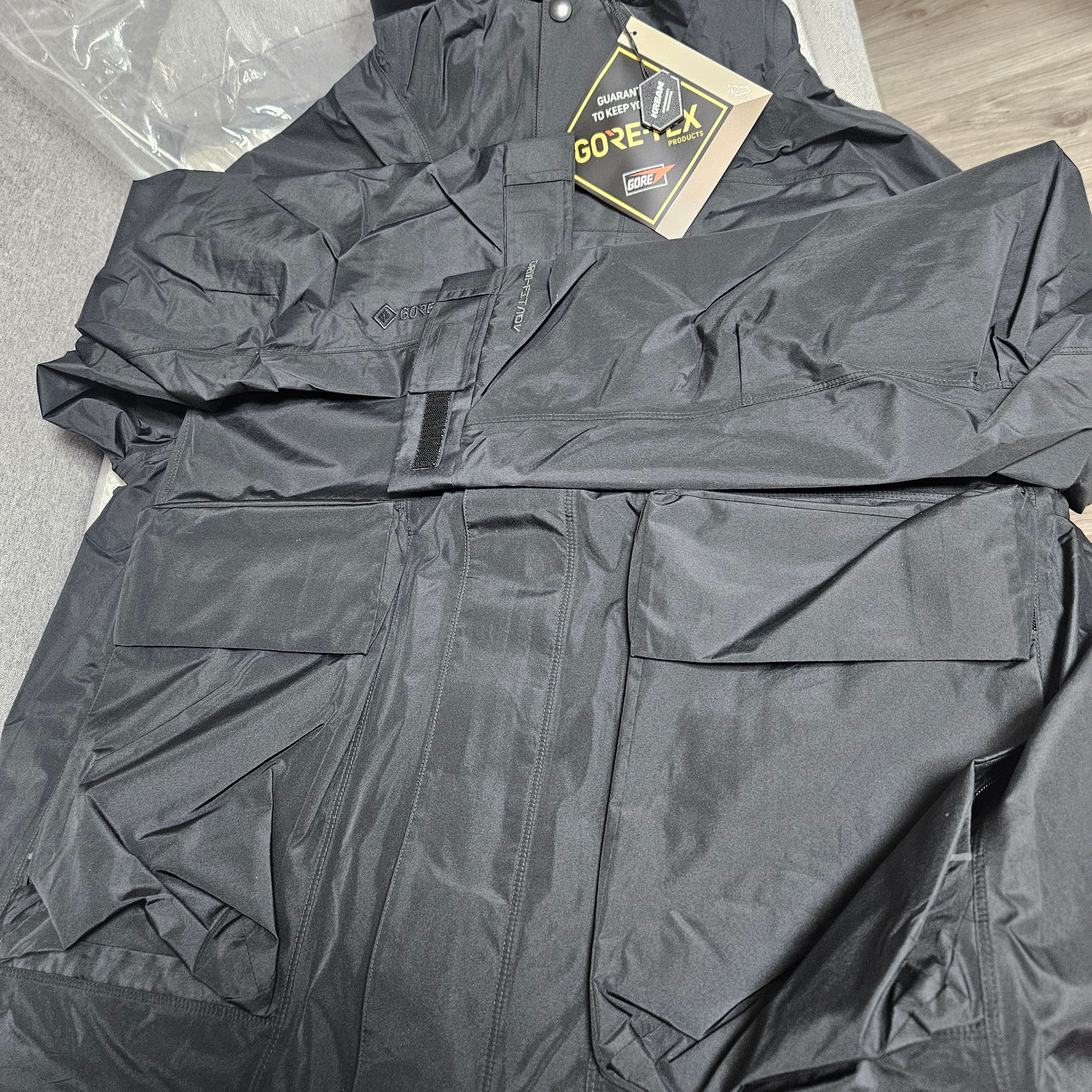 Nike NSW Storm-FIT ADV Tech Pack Gore-Tex Hooded Jacket Black - Asia 착용 스타일 - 3