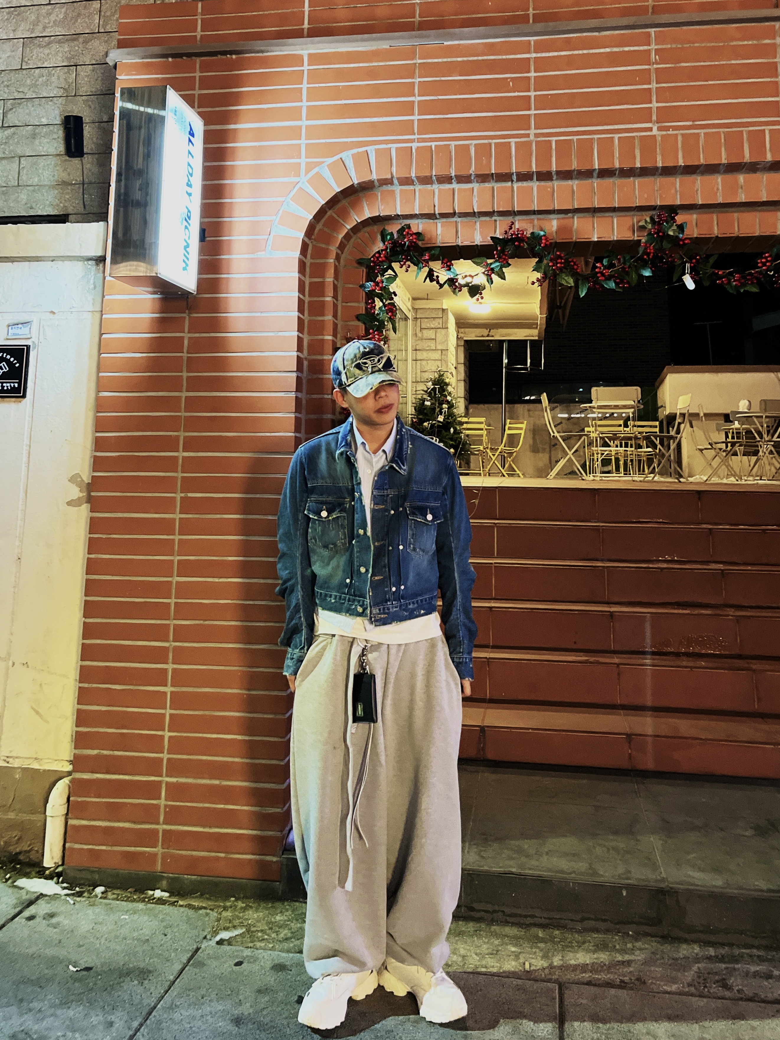 Diesel C-Seymon Treated Denim Baseball Cap Blue White, MJD x Koin Seoul Belted Heavy Sweat Baggy Pants Black 착용 스타일