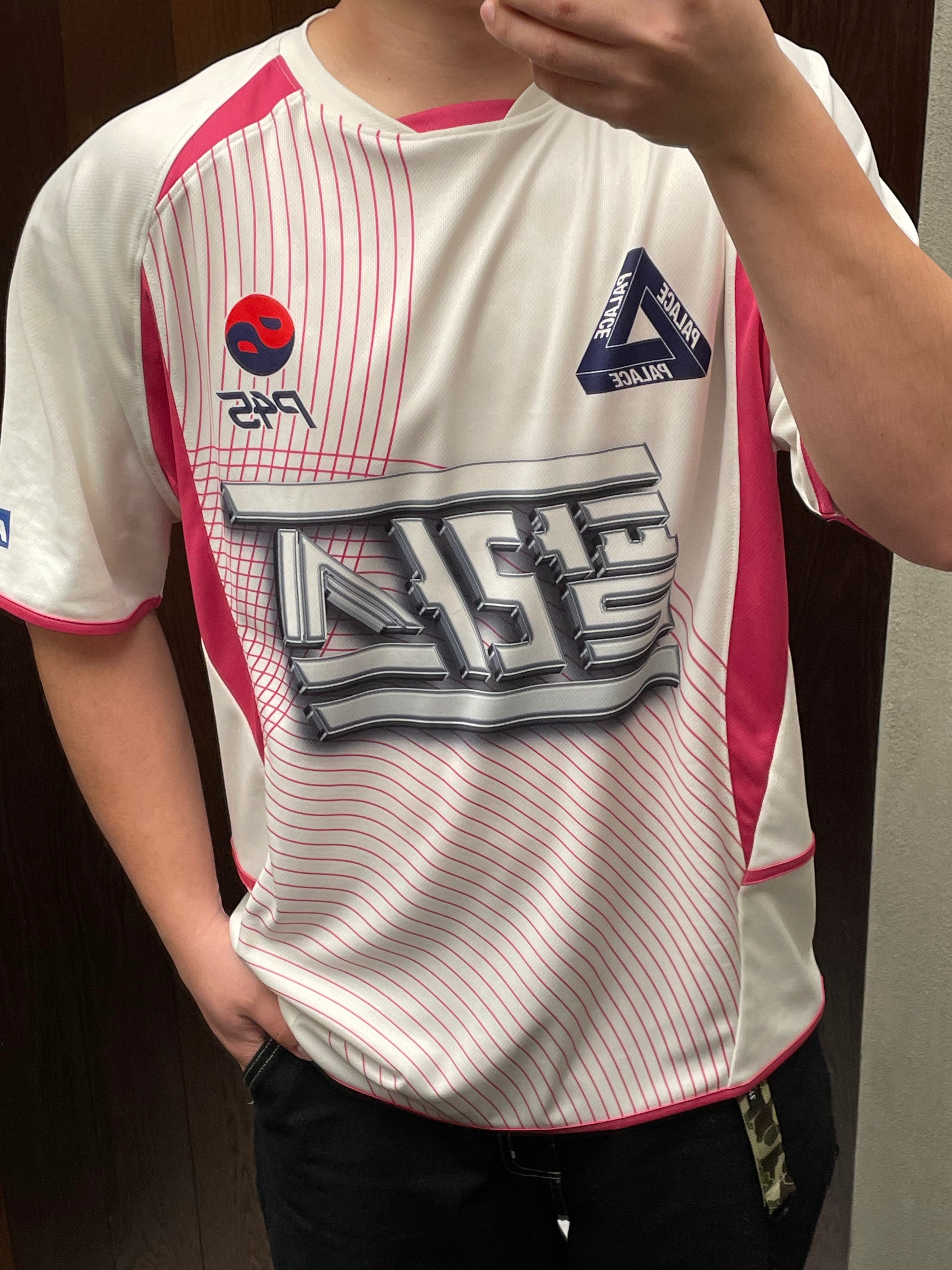 Palace Seoul 2 Seoul Jersey White Pink - 25SS 착용 스타일