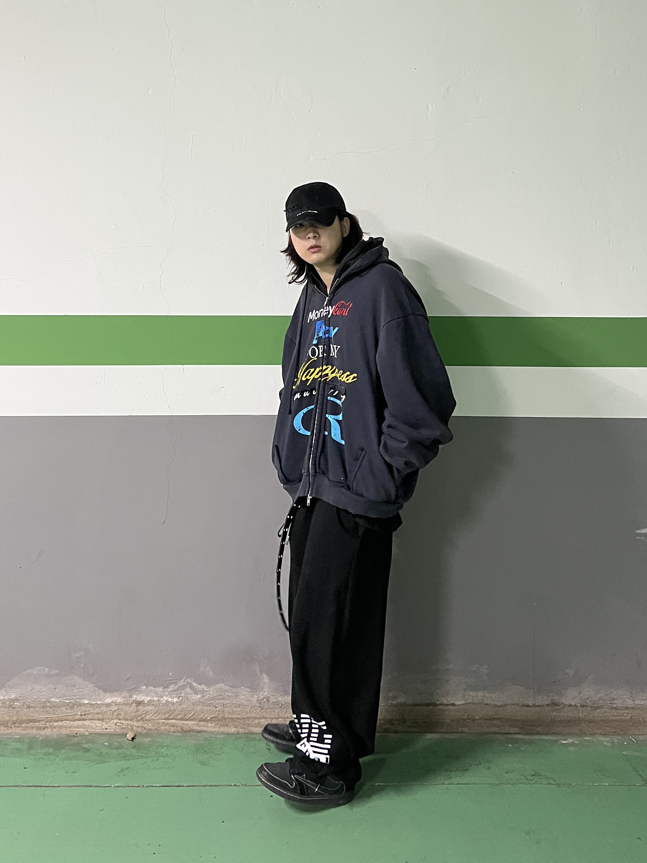 Jordan 1 x Travis Scott Retro Low OG SP Black Phantom, Project G/R Distressed Filth Club Cap Washed Black 착용 스타일 - 2