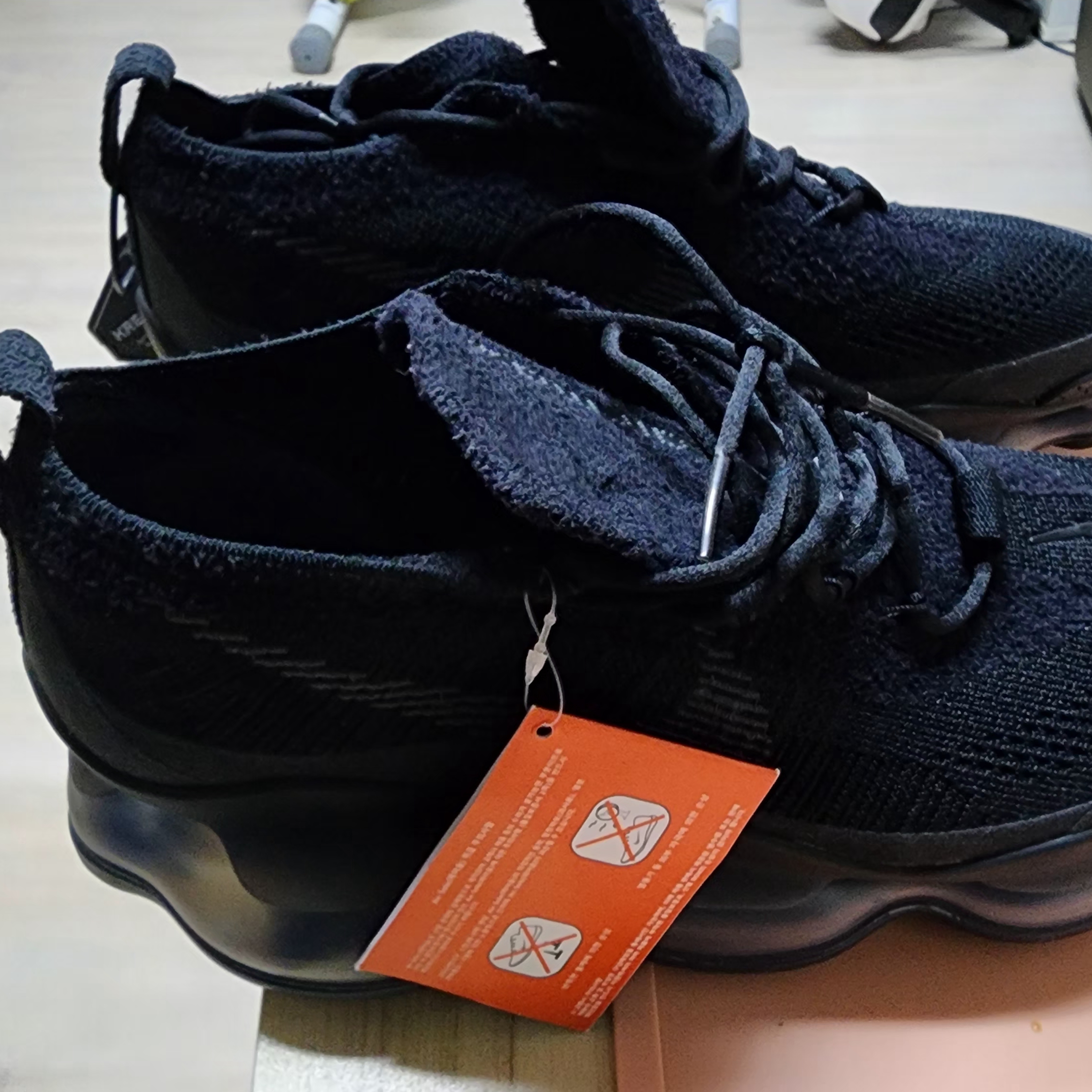 Nike Air Max Scorpion Flyknit Black Anthracite 착용 스타일