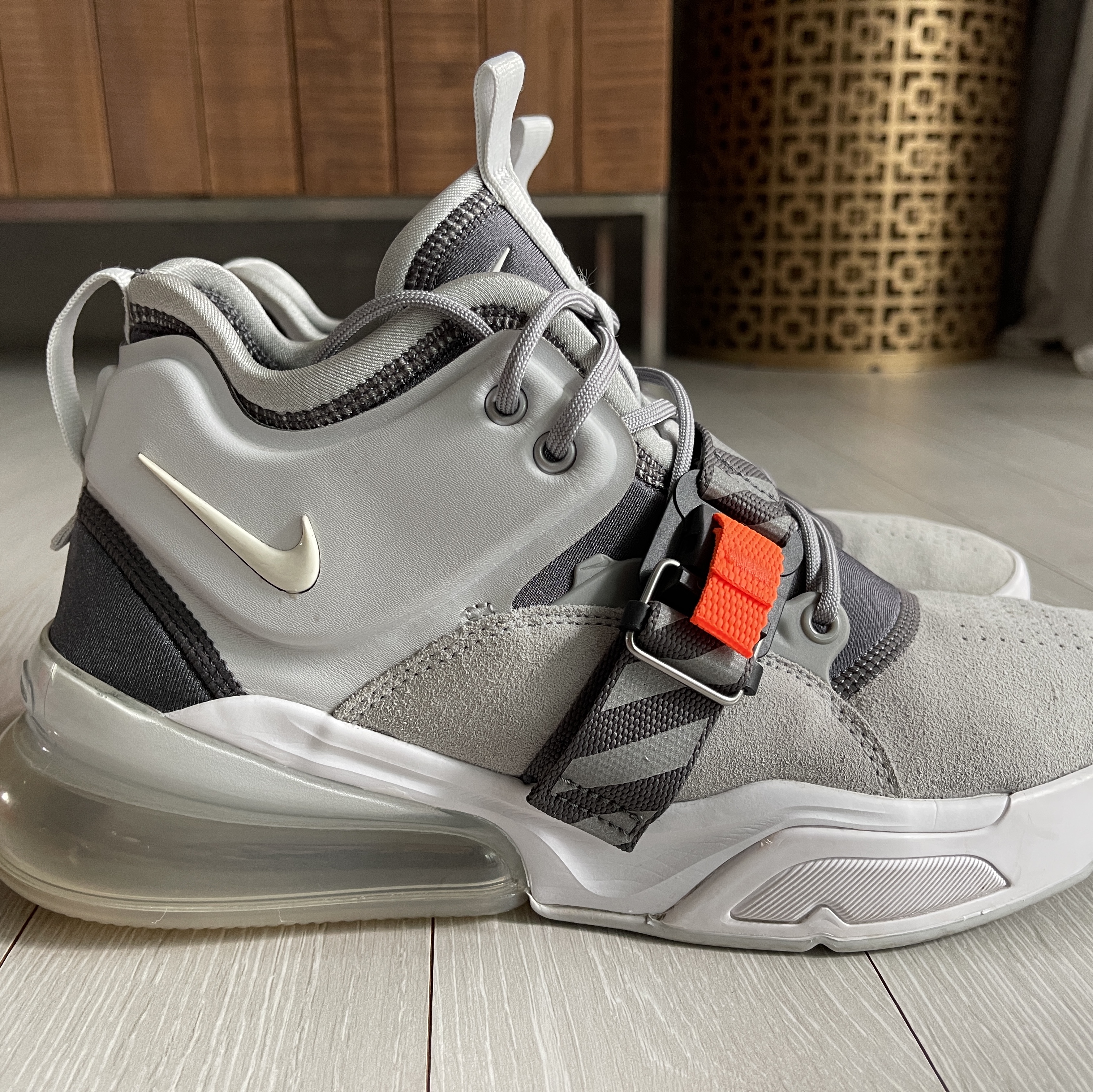 Nike Air Force 270 Wolf Grey 착용 스타일 - 3