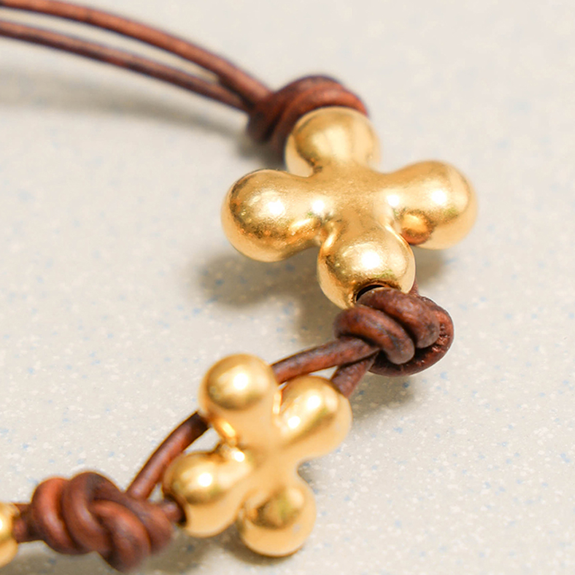 토우토우아카이브 포르투나 심볼 레더 팔찌 골드 브라운(TOWTOW.ARCHIVE  Fortuna Symbol Leather Bracelet Gold Brown) - 3