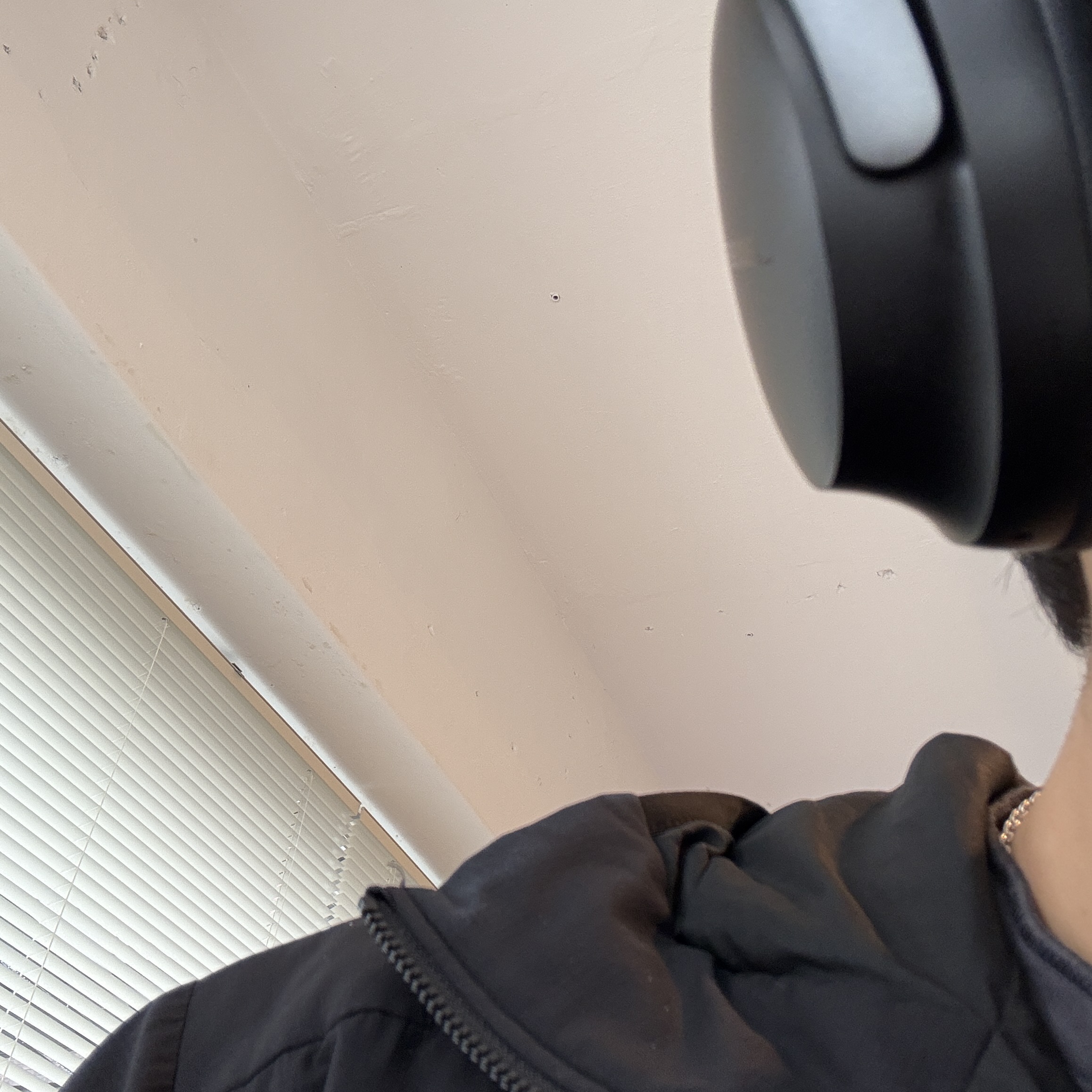 BOSE QC Ultra Black (Korean Ver.) 착용 스타일