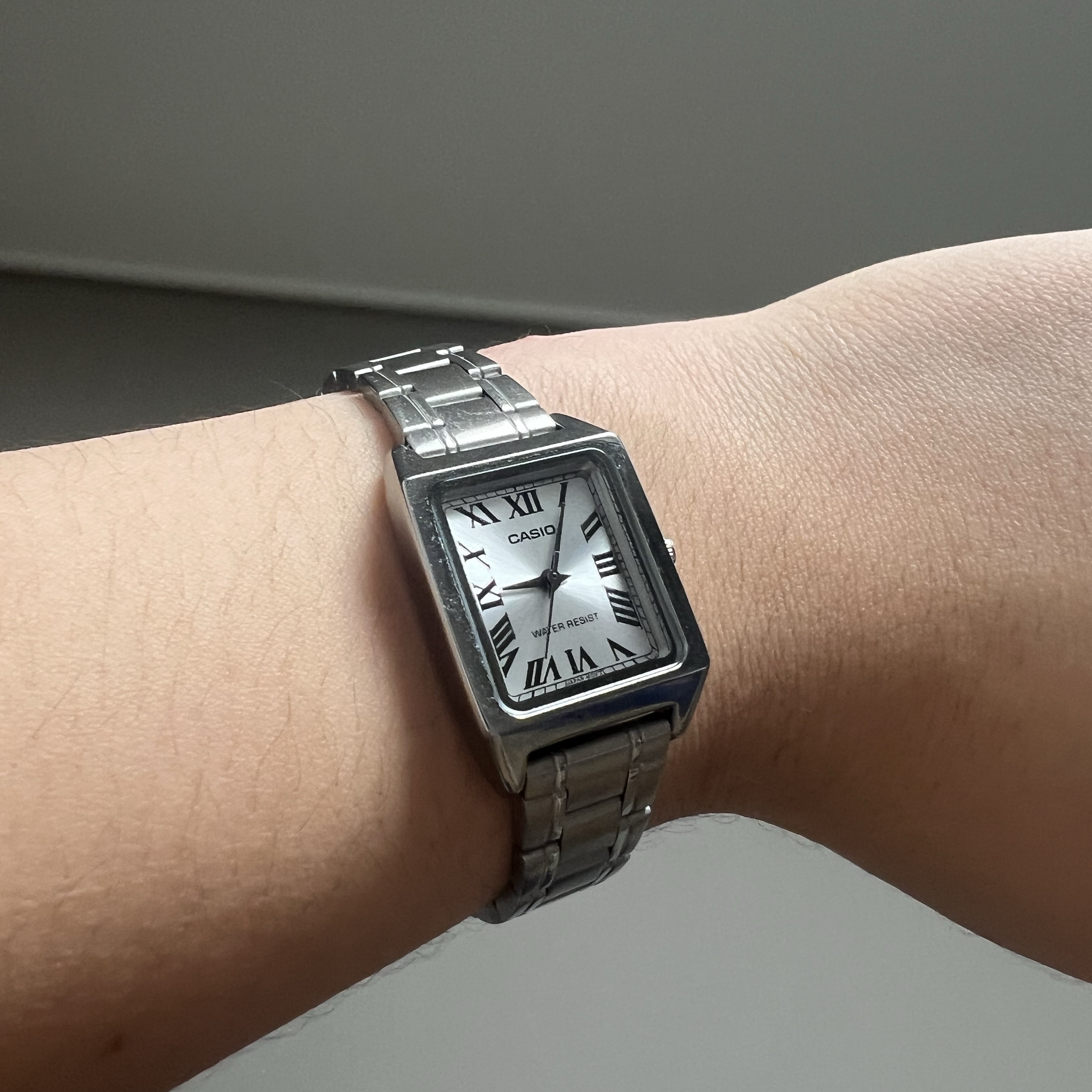 Casio LTP-V007D-7B 착용 스타일