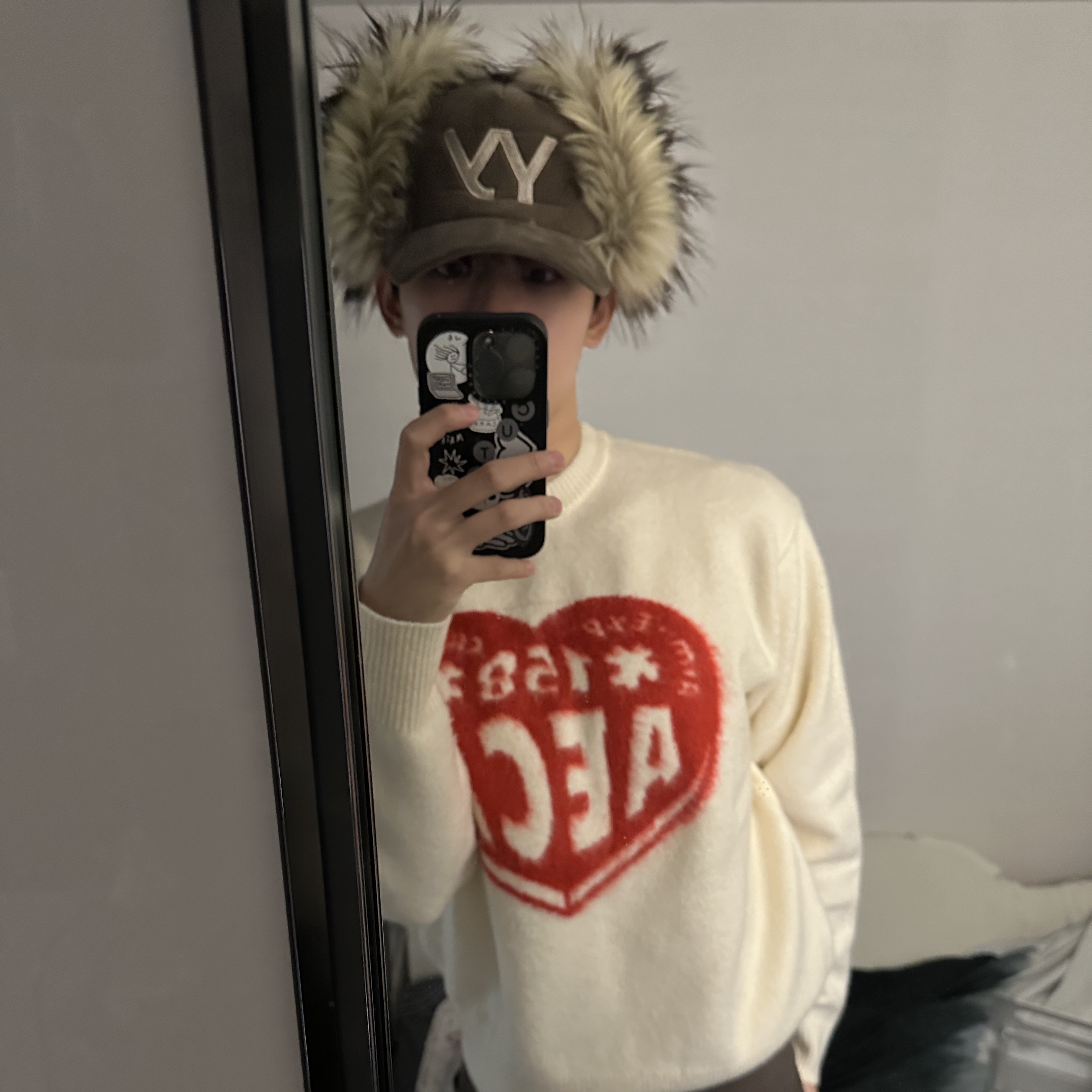 Open Yy Faux Fur Corduroy Earflap Cap Khaki 착용 스타일