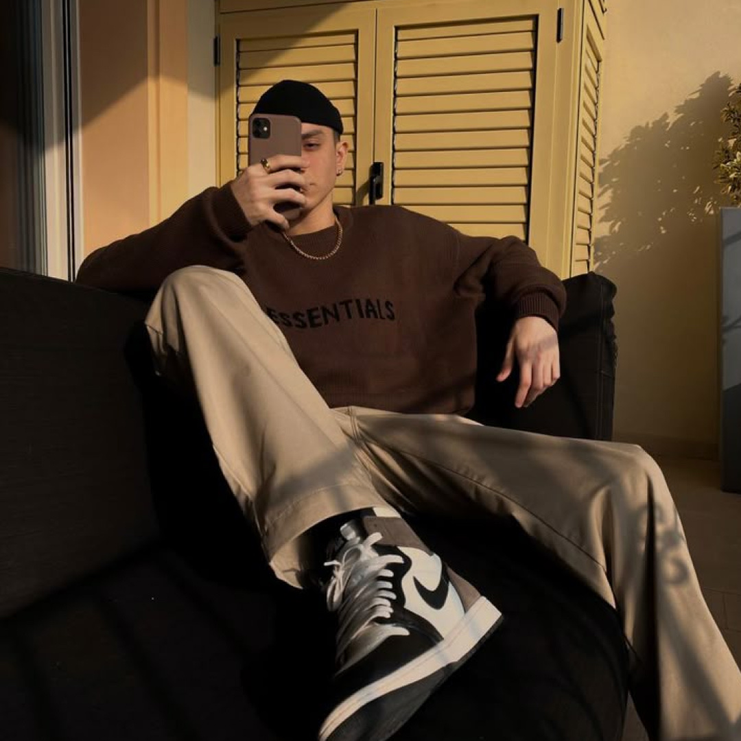 A.Presse Suede Trousers Brown - 24FW, Essentials Knit Sweater Brown/Rain Drum - Ssense Exclusive 착용 스타일 - 4