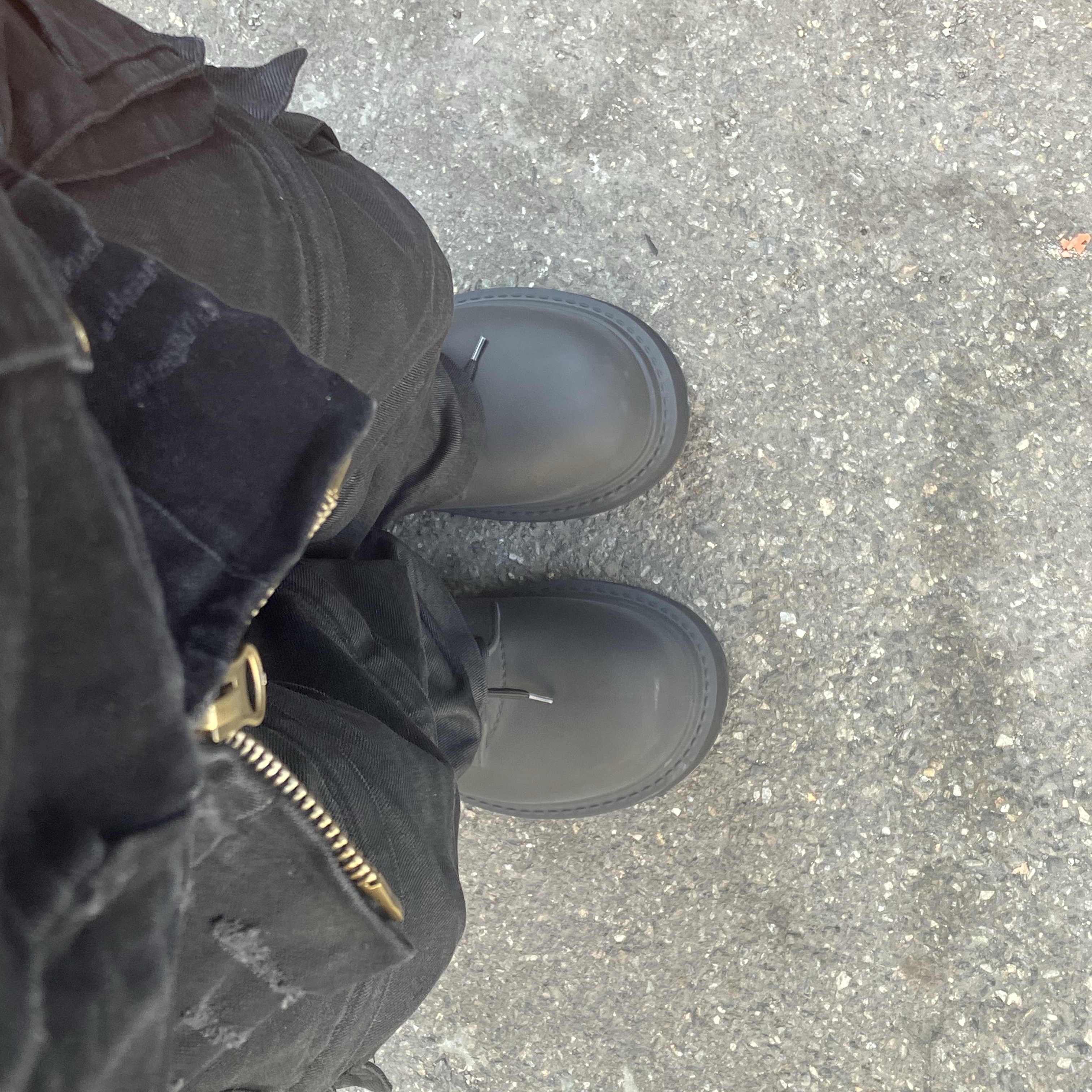 Balenciaga Steroid Derby Black 착용 스타일