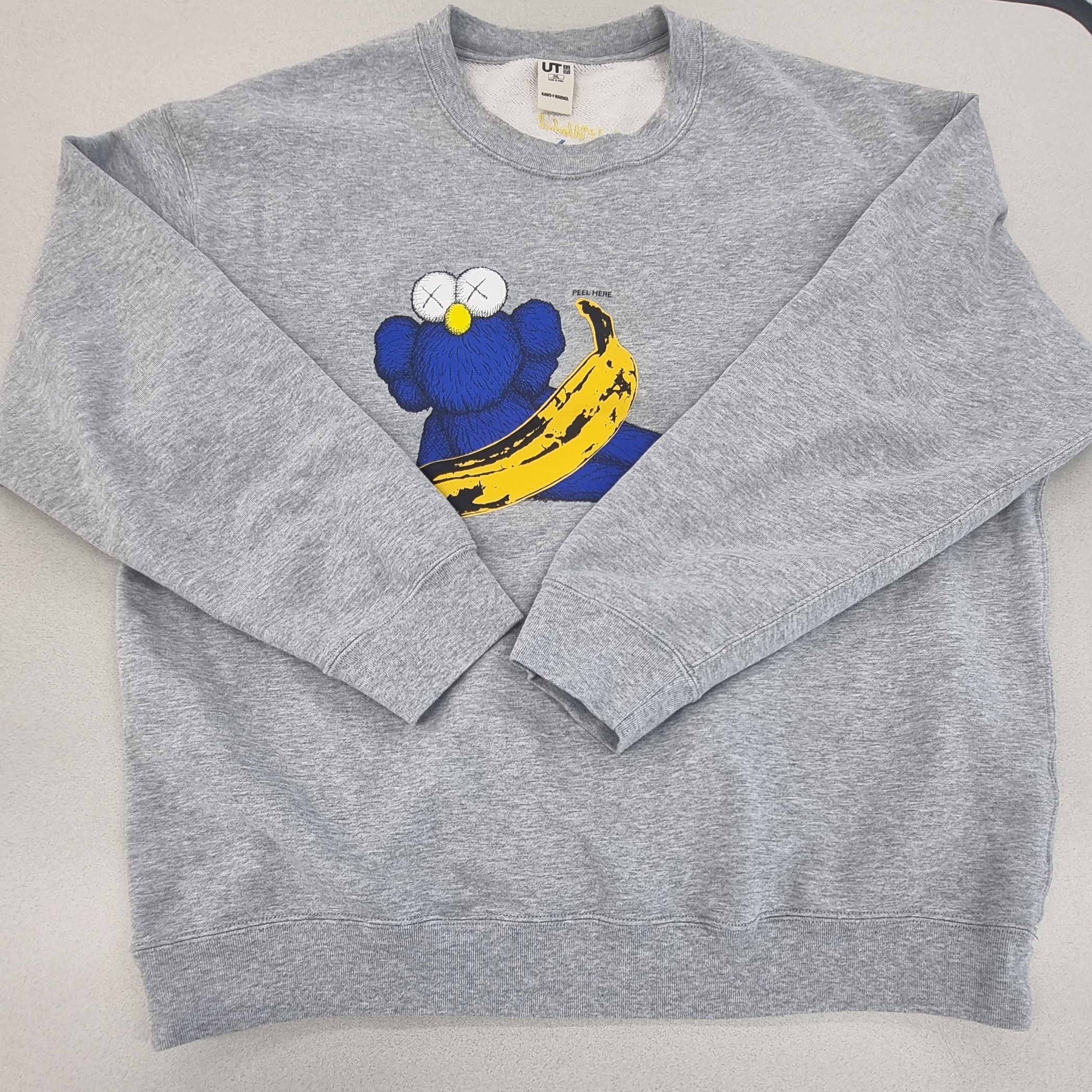 Uniqlo UT x Kaws x Warhol Sweatshirt Heather Gray 착용 스타일