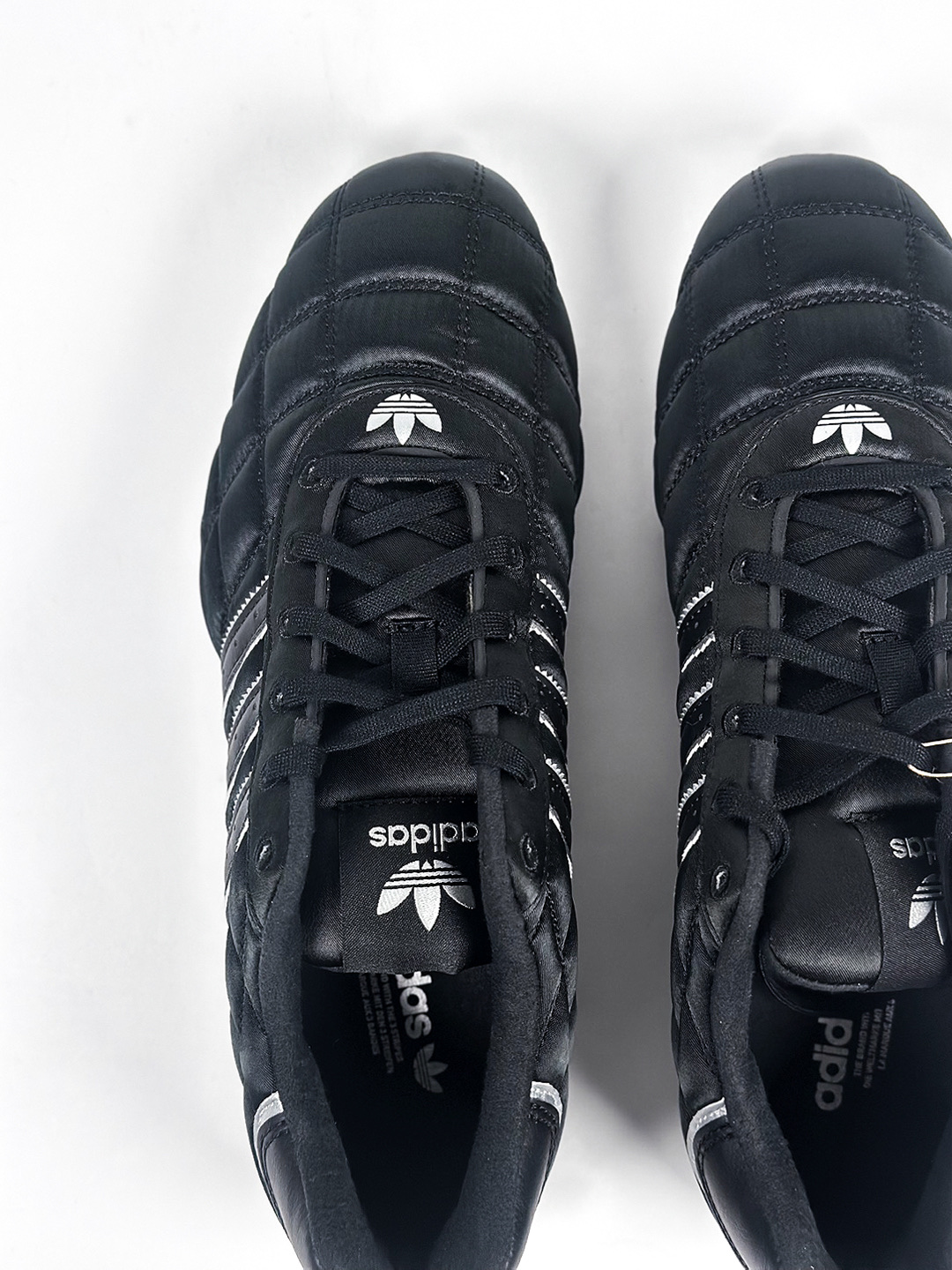 (W) Adidas Adiracer Lo Core Black Silver Metallic 착용 스타일