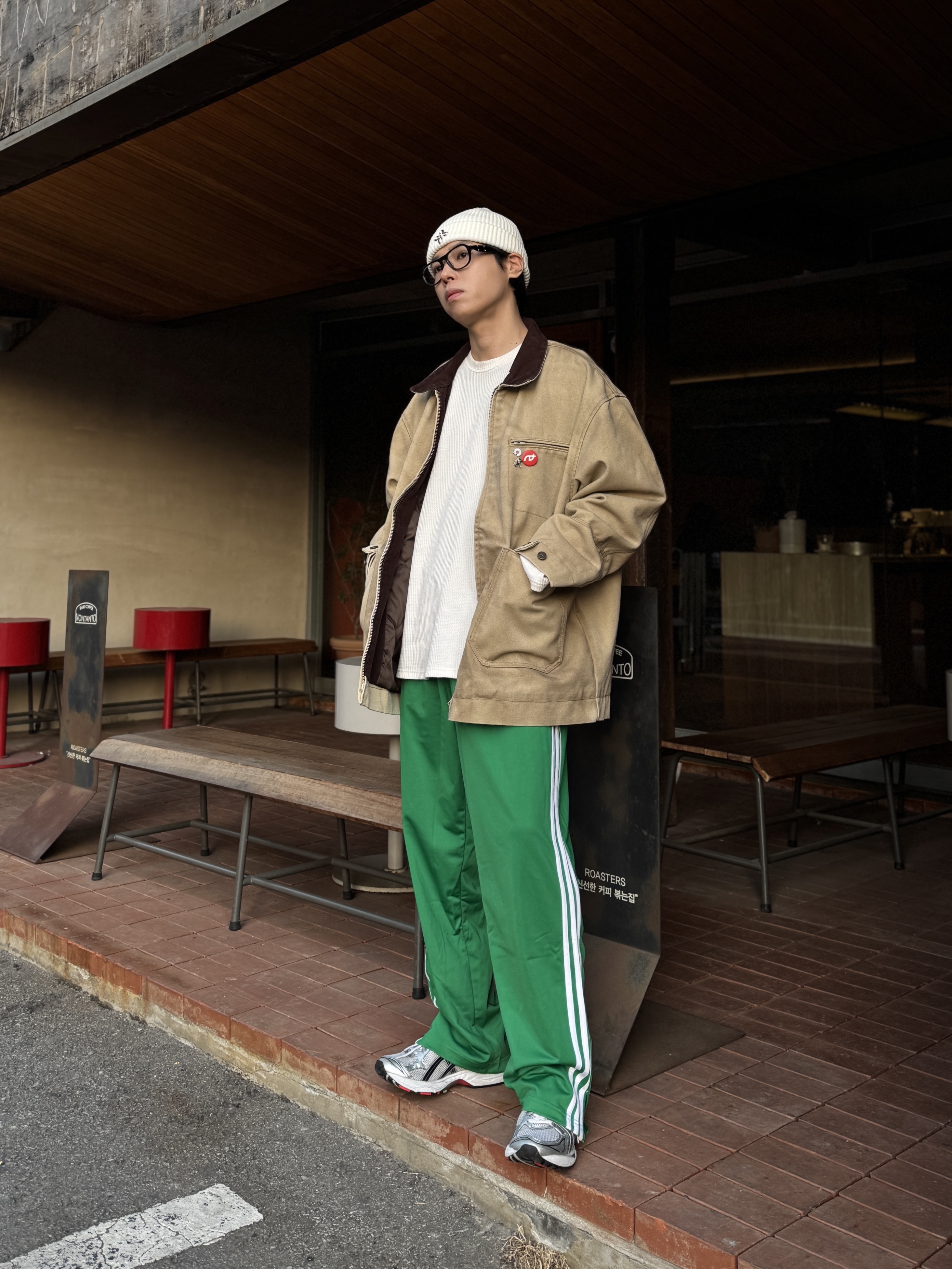Adidas Adicolor Classics Firebird Track Pants Green - KR Sizing, Surgery Clover Logo Beanie Ver.2 White 착용 스타일 - 4