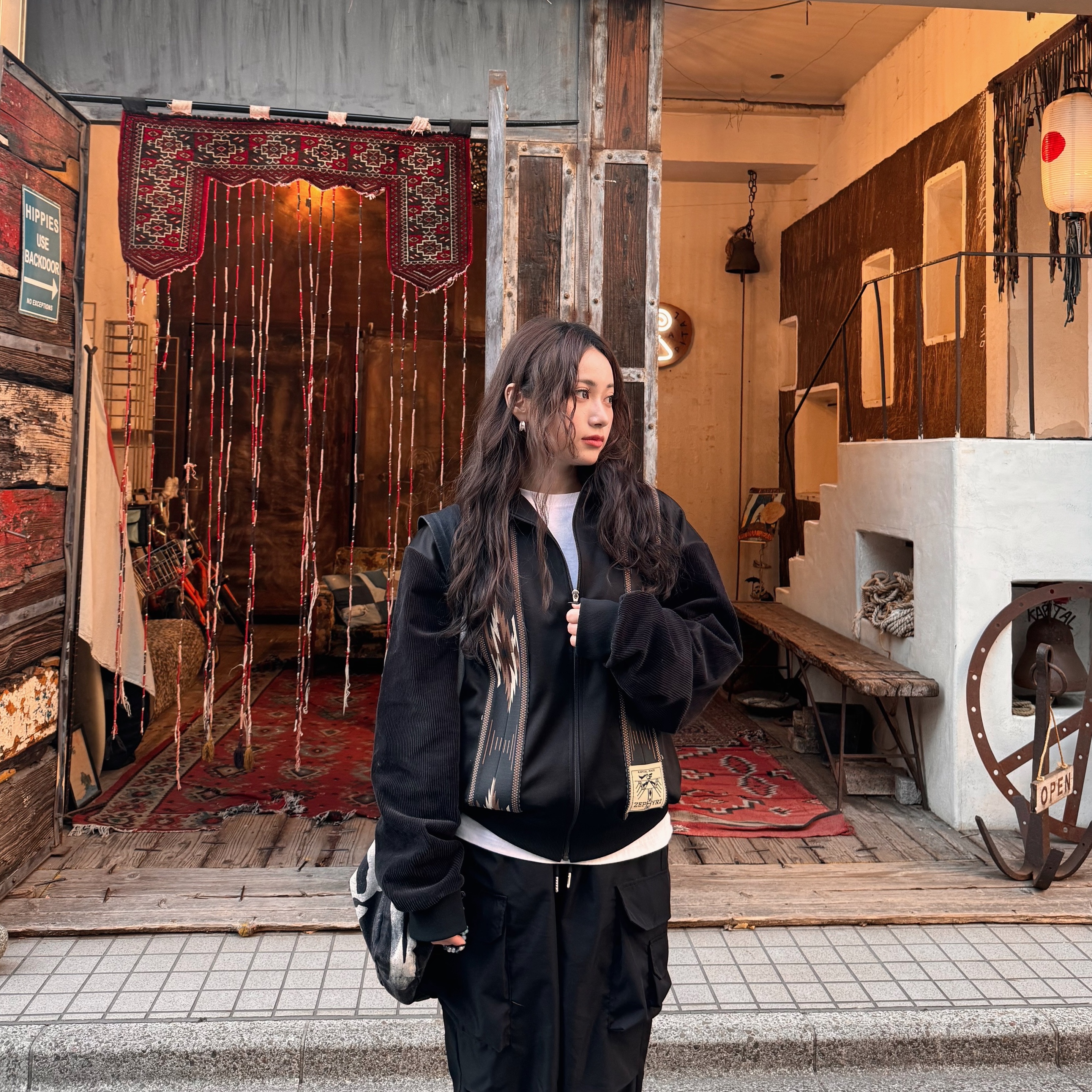 Kapital Smooth Jersey Kochi & Zephyr Track Jacket Black, Kapital 14 oz. Denim Bone Print Book Bag Black 착용 스타일