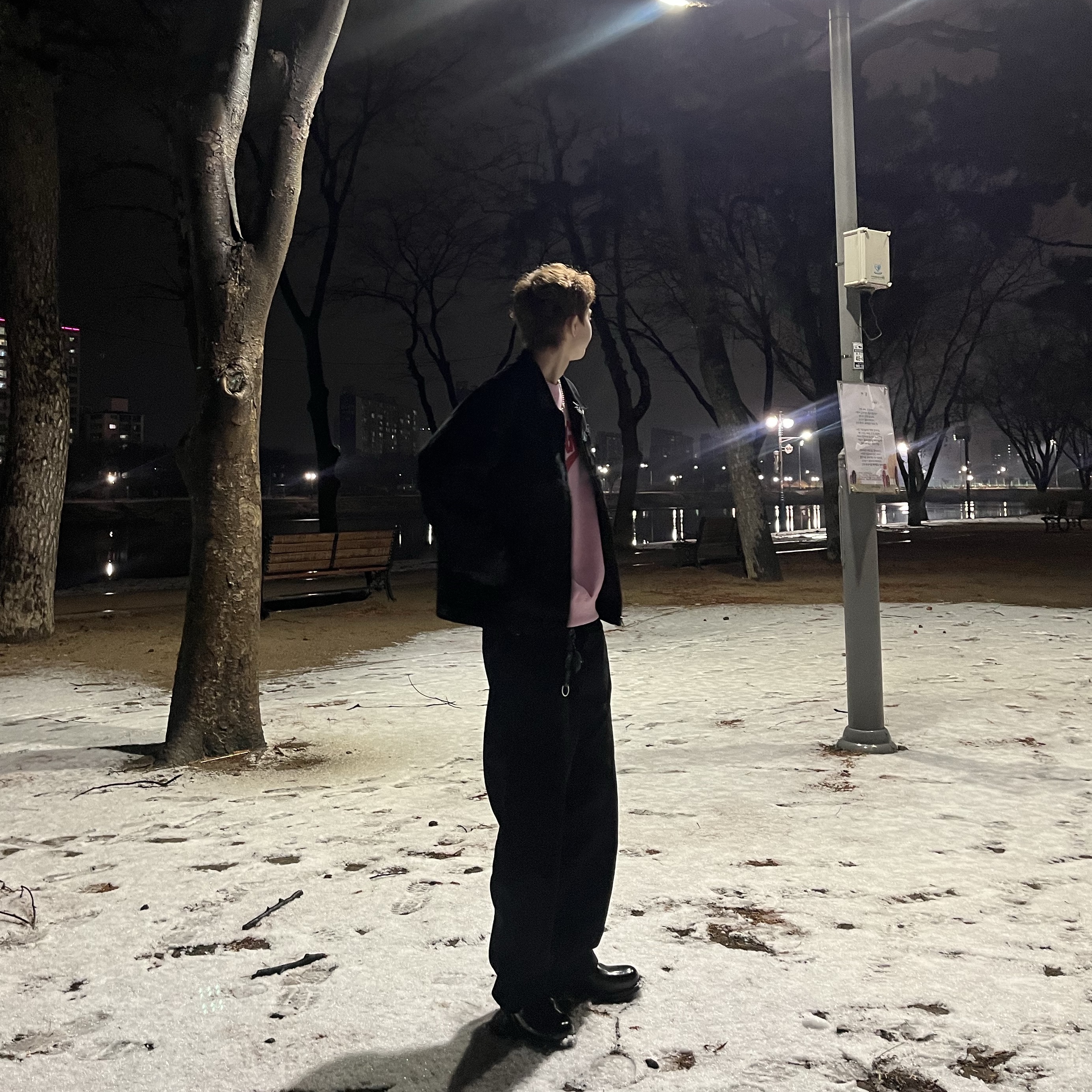 Nike x Nigo Fleece Crewneck Sweatshirt Pink Rise (FV5941-621), Yase Mud Horsehide Derby Black 착용 스타일