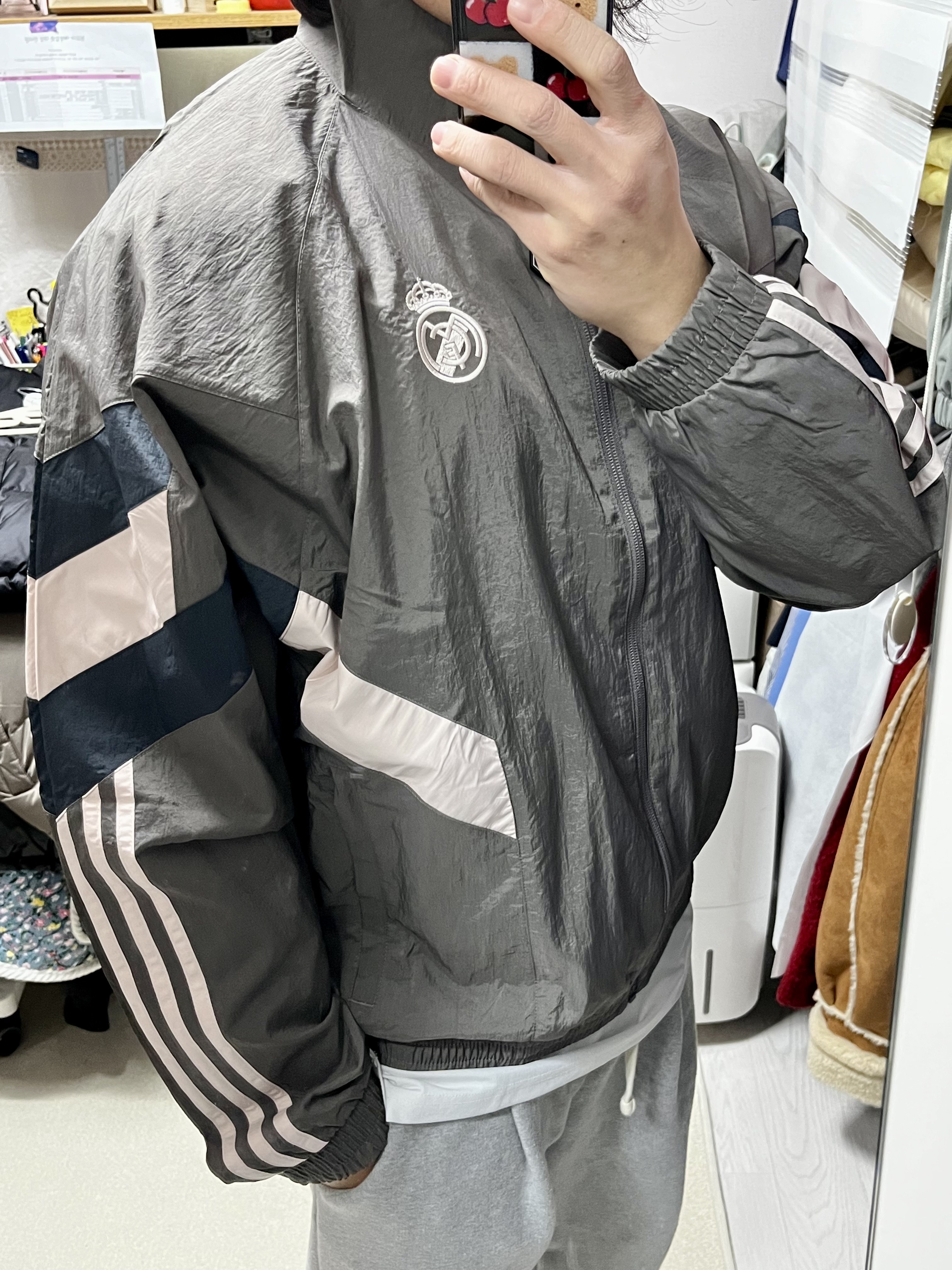 Adidas Real Madrid Originals Track Top Charcoal Grey - KR Sizing 착용 스타일 - 3