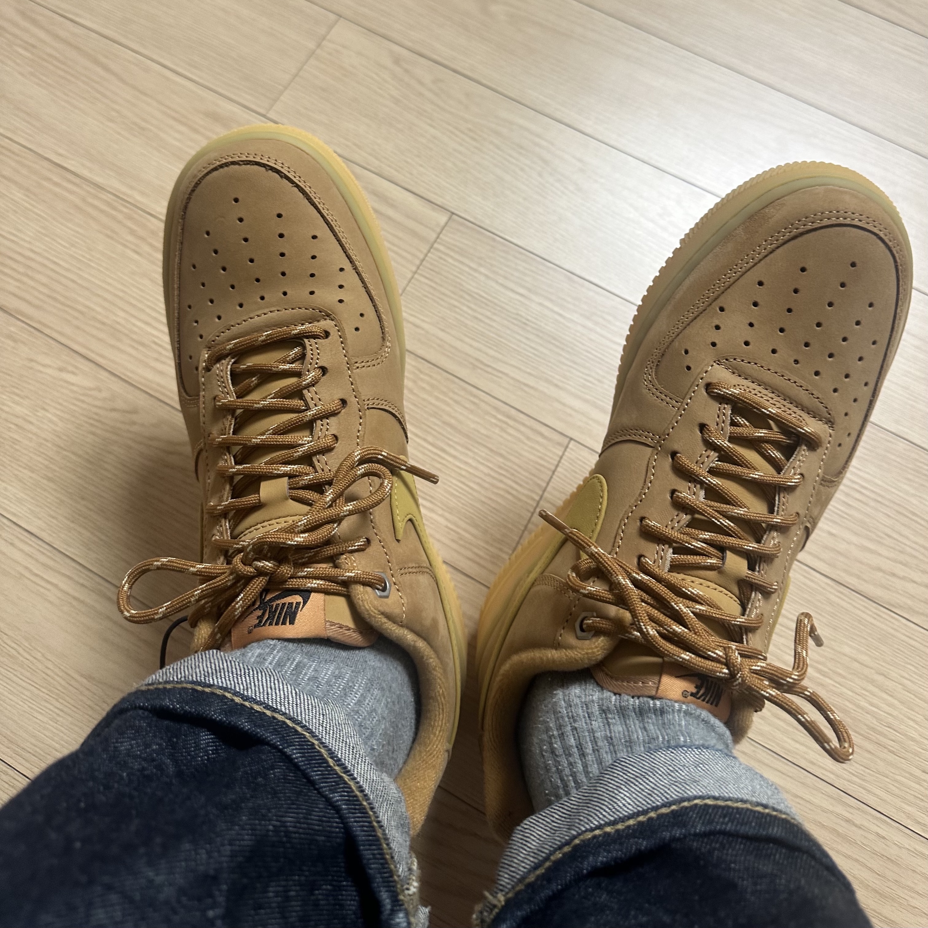 Nike Air Force 1 '07 WB Flax 착용 스타일