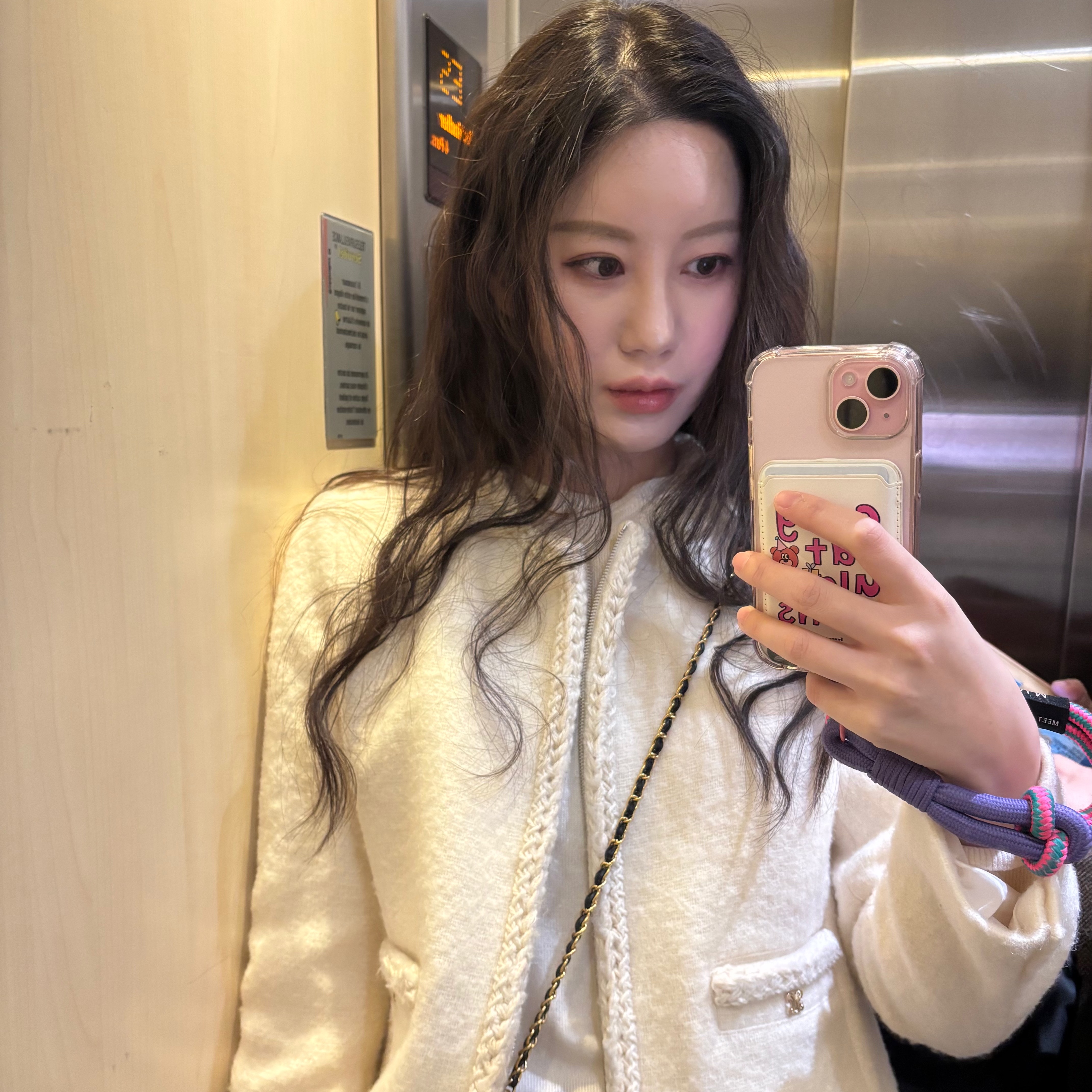 (W) Celine Triomphe 01 Sunglasses in Acetate Blonde Havana, Gentle Monster Nubo G3 Gray Black 착용 스타일 - 1