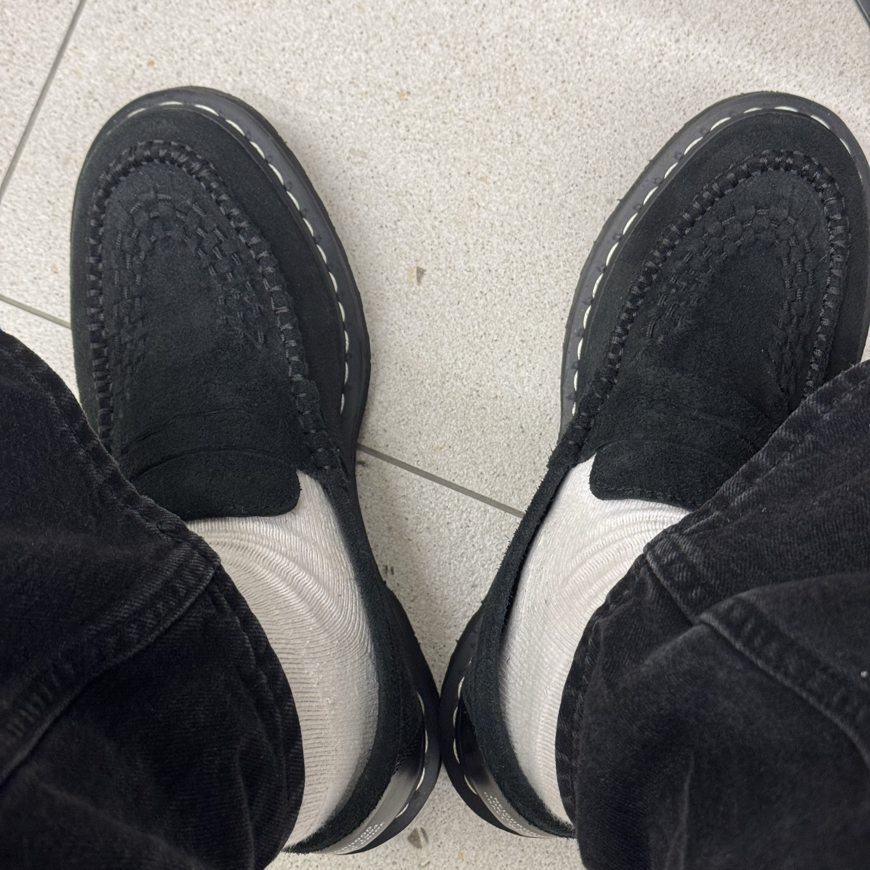 Dr. Martens x Neighborhood Penton Creeper Hairy Suede Smooth Leather Black 착용 스타일 - 2