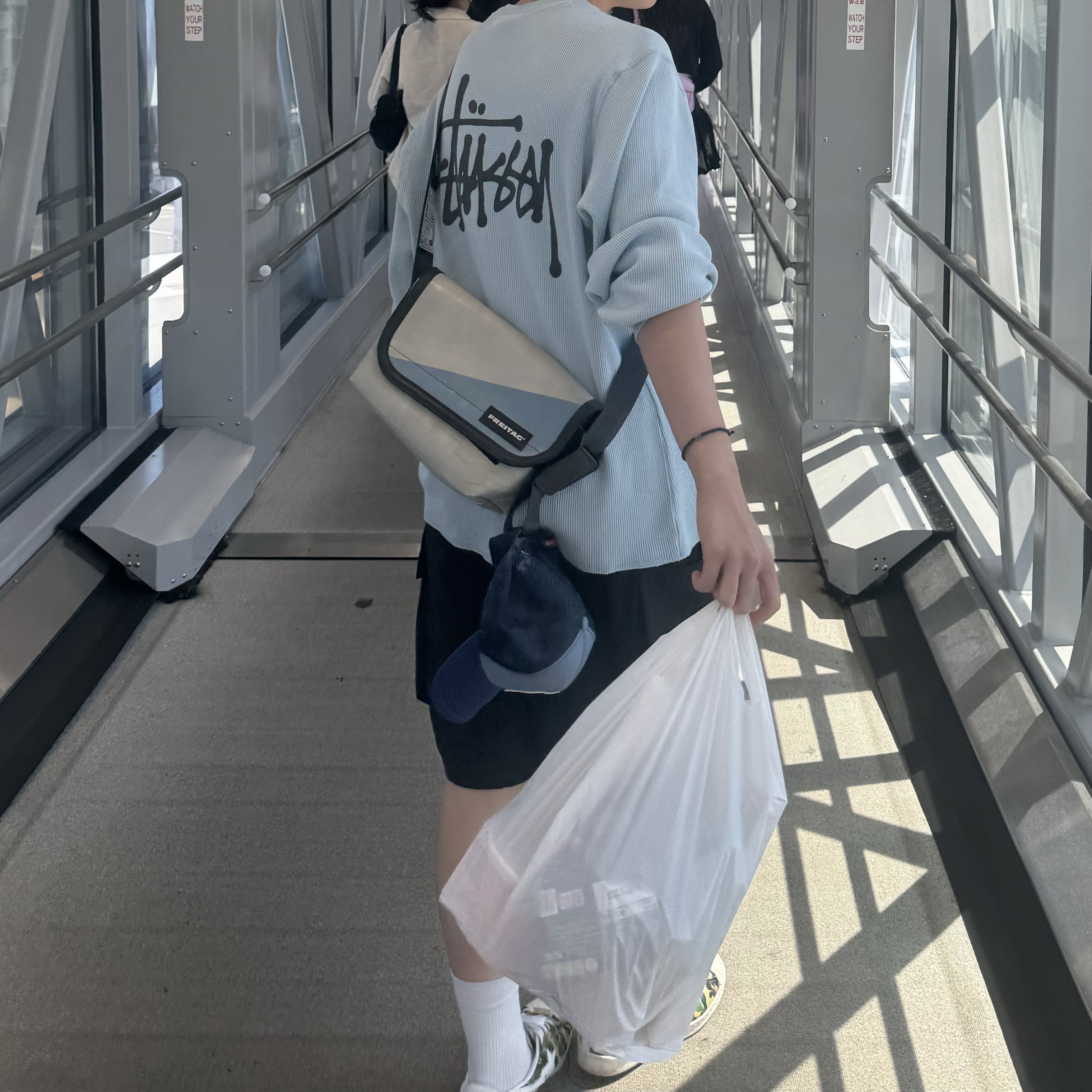 Stussy Basic Stock Thermal LS T-Shirt Light Blue, Adidas x BAPE Superstar 80s Green Camo 착용 스타일 - 2