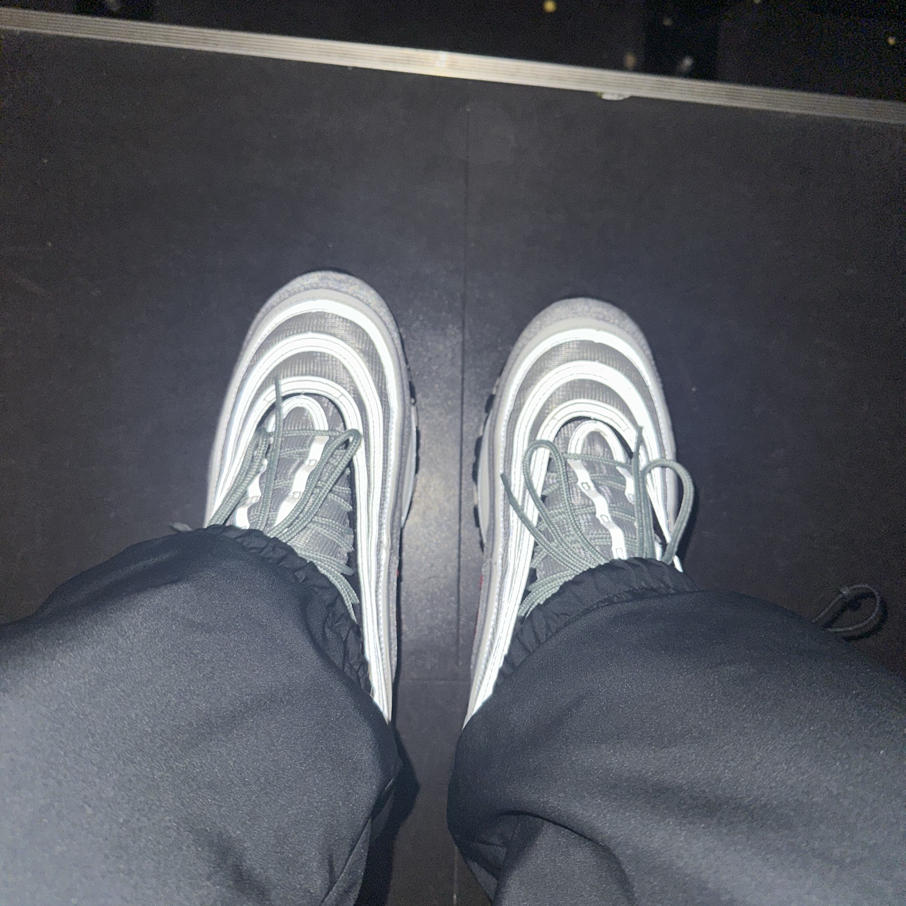 Nike x Patta x FC Barcelona Solo Swoosh Hoodie Culers del Món (FD4147-010), Nike Air Max 97 OG Silver Bullet 2022 착용 스타일 - 3