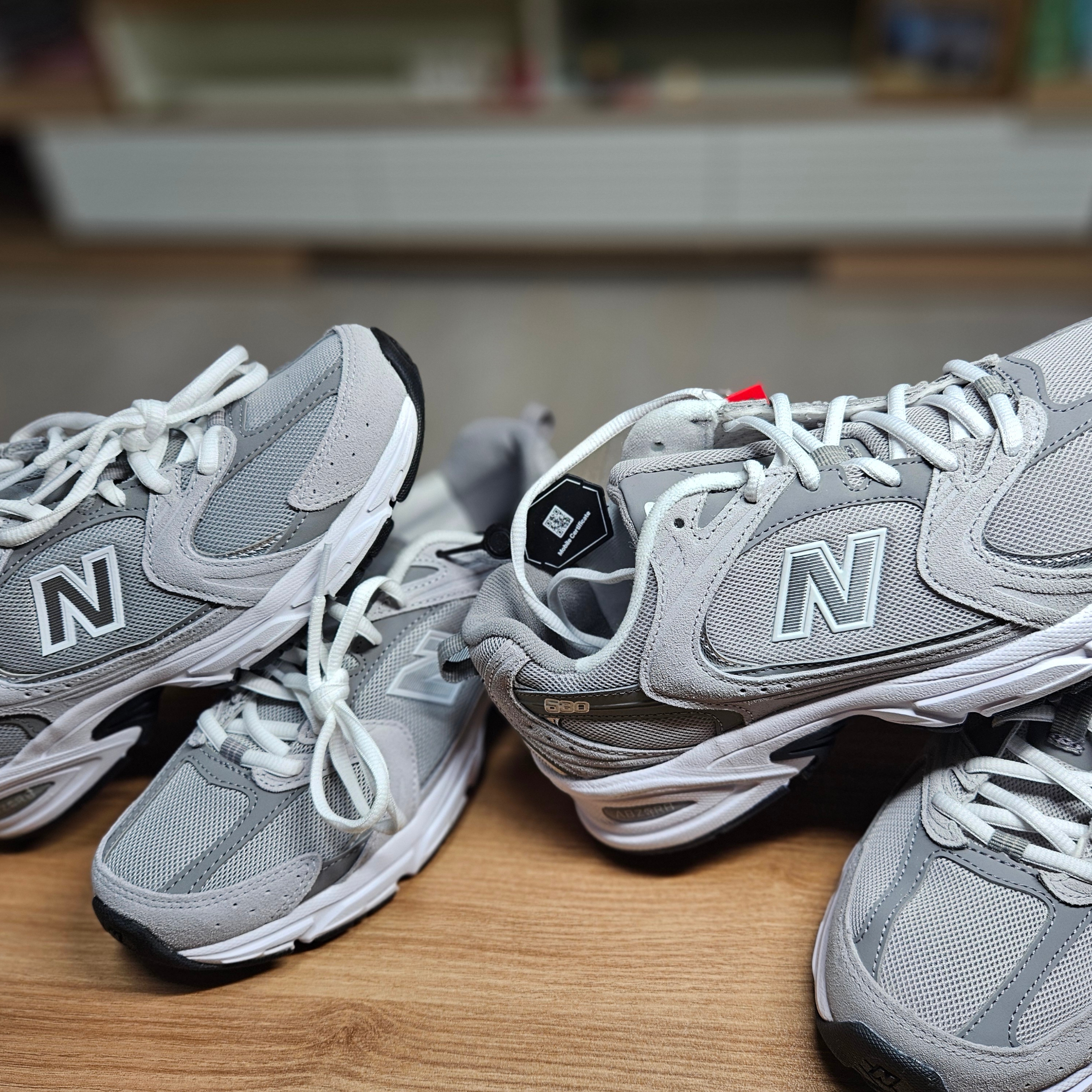 New Balance 530 Grey 착용 스타일