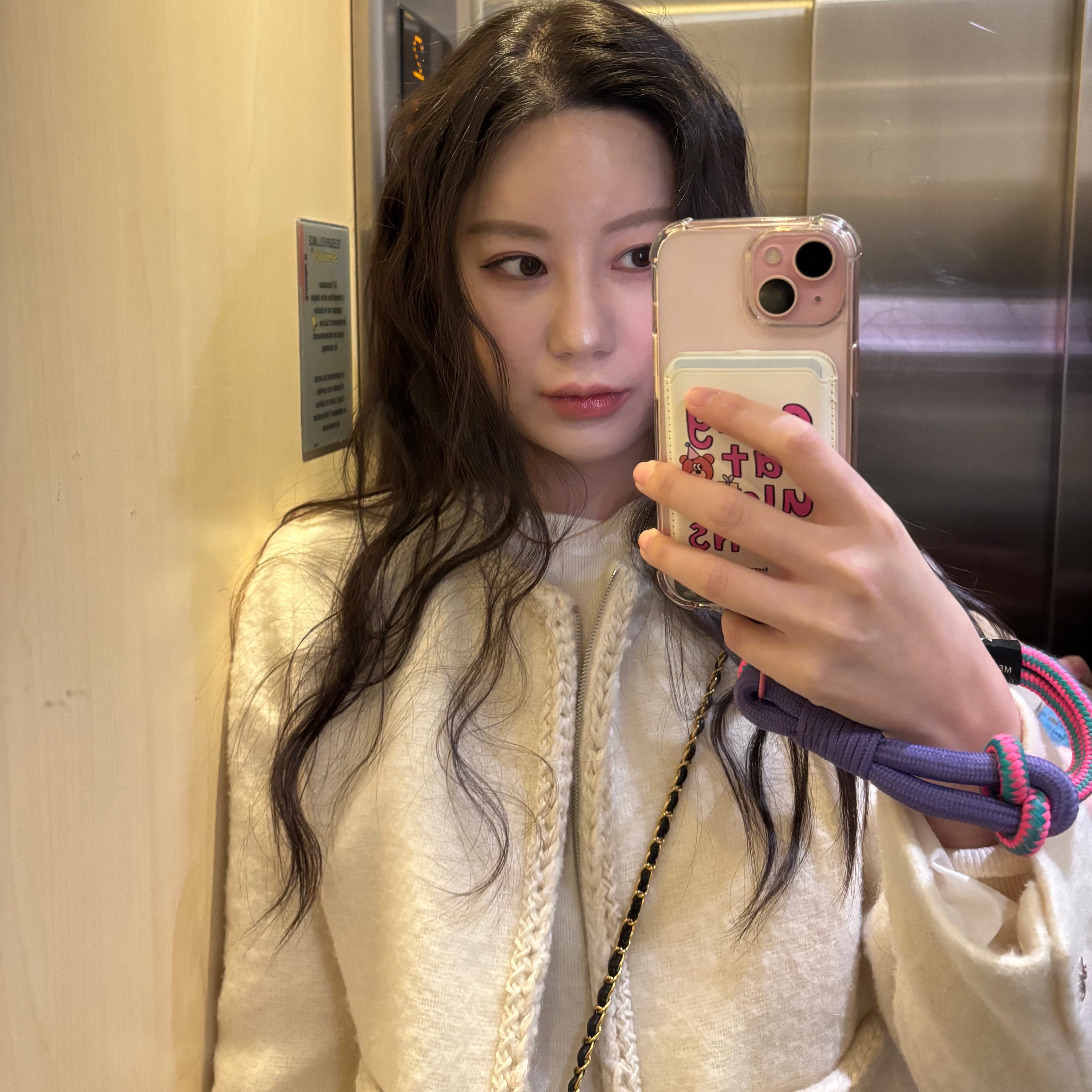 (W) Celine Triomphe 01 Sunglasses in Acetate Blonde Havana, Gentle Monster Nubo G3 Gray Black 착용 스타일 - 2