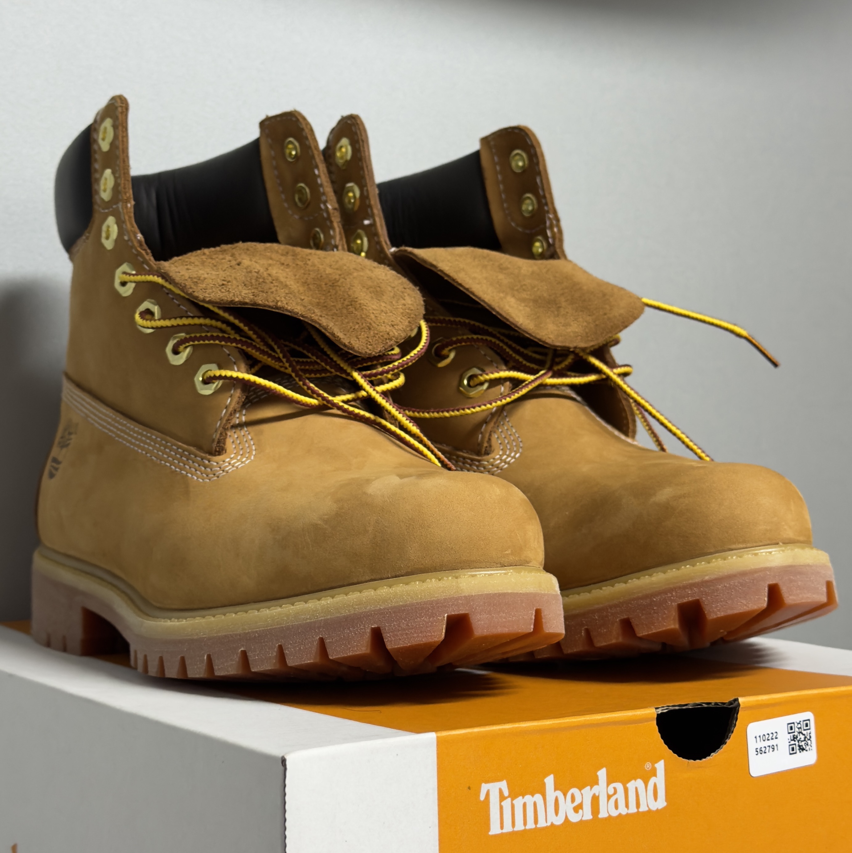Timberland Premium 6 inch Waterproof Boot Wheat Nubuck - Wide 착용 스타일
