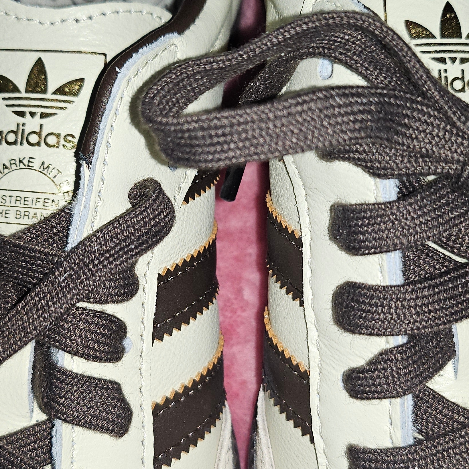 Adidas Samba OG Cream White Dark Brown 착용 스타일